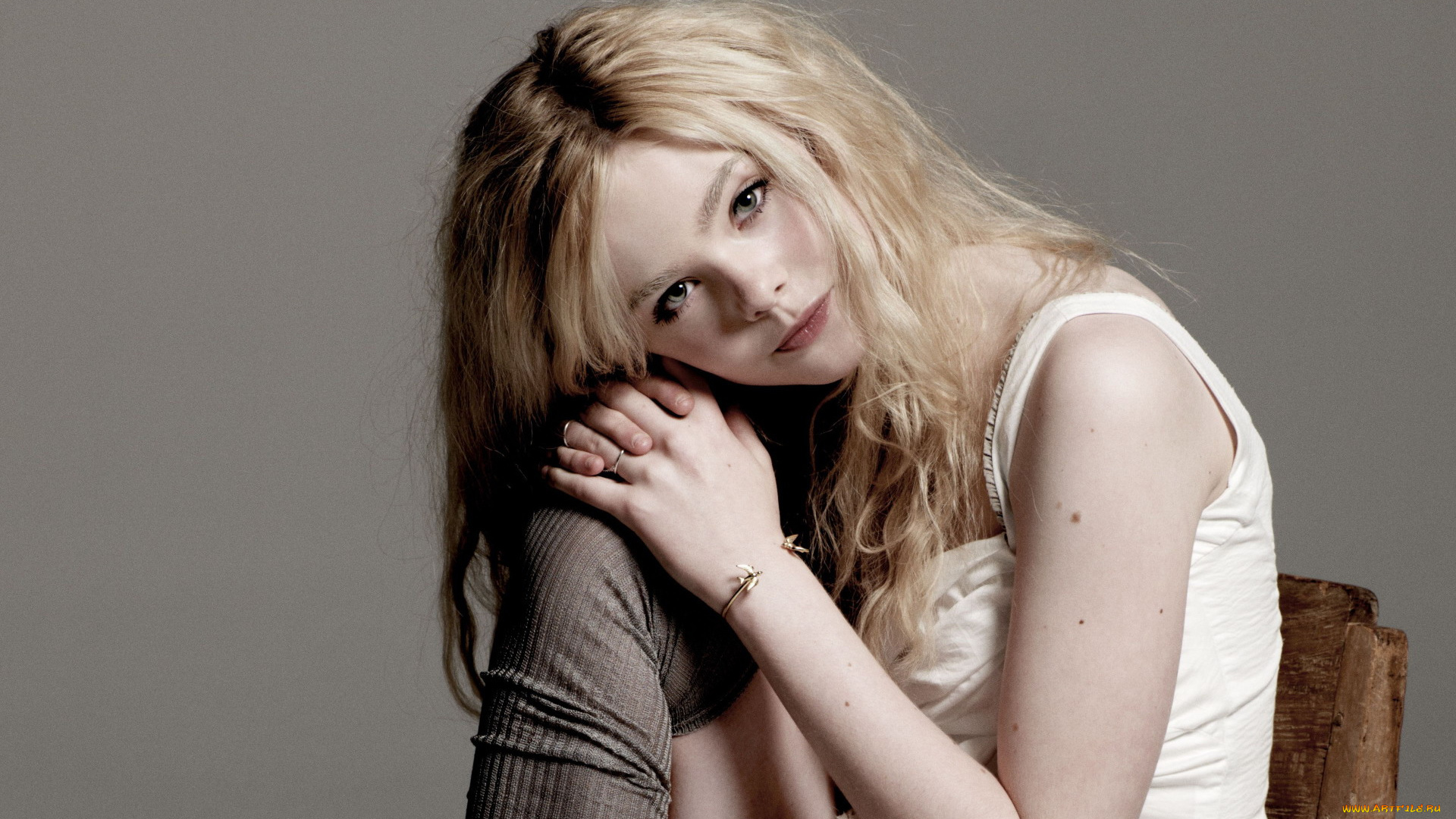 девушки, elle, fanning, актриса, блондинка, топ, чулки