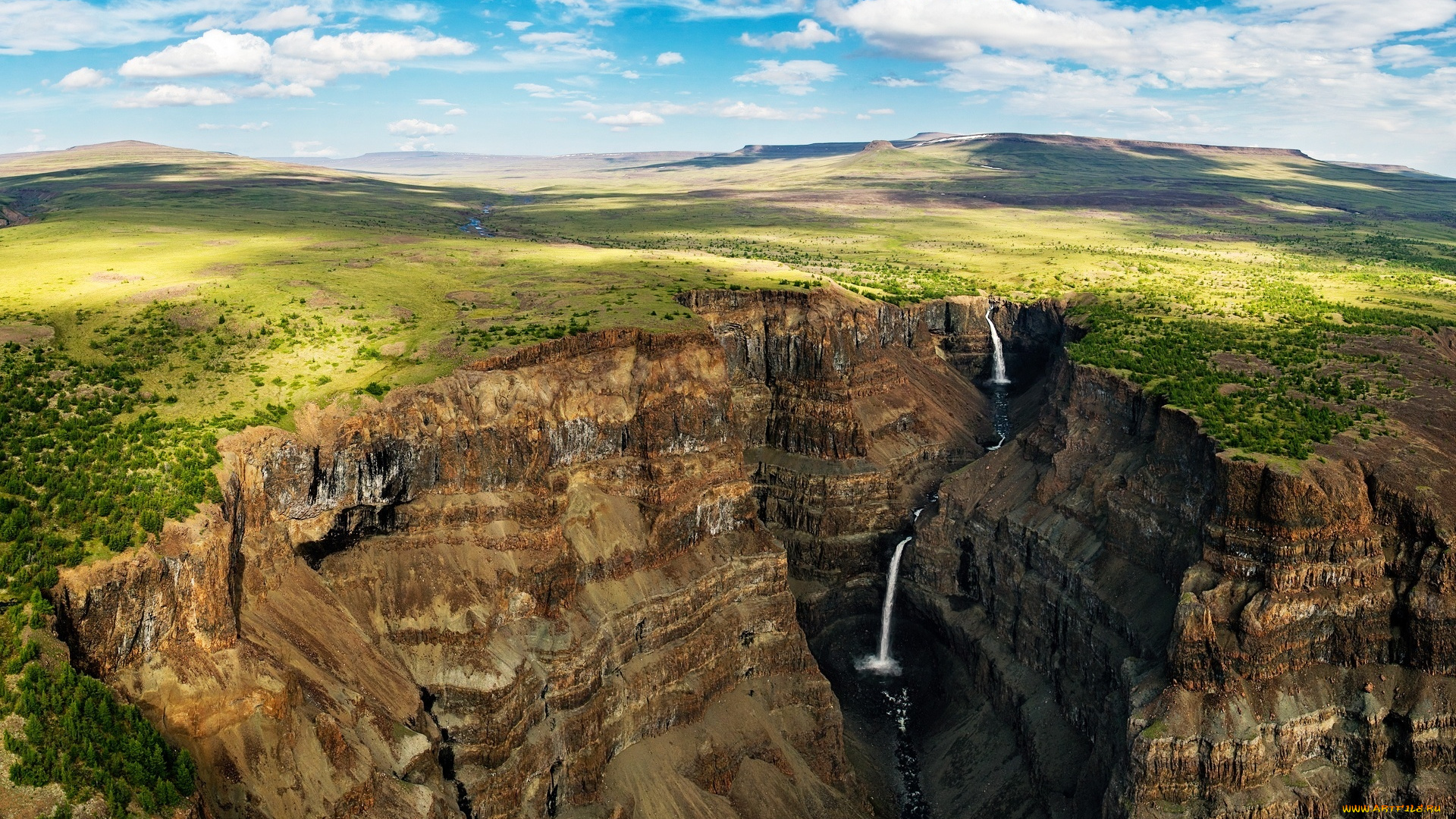 плато, путорана, природа, водопады, небо, обрыв, облака, скала, река, водопад