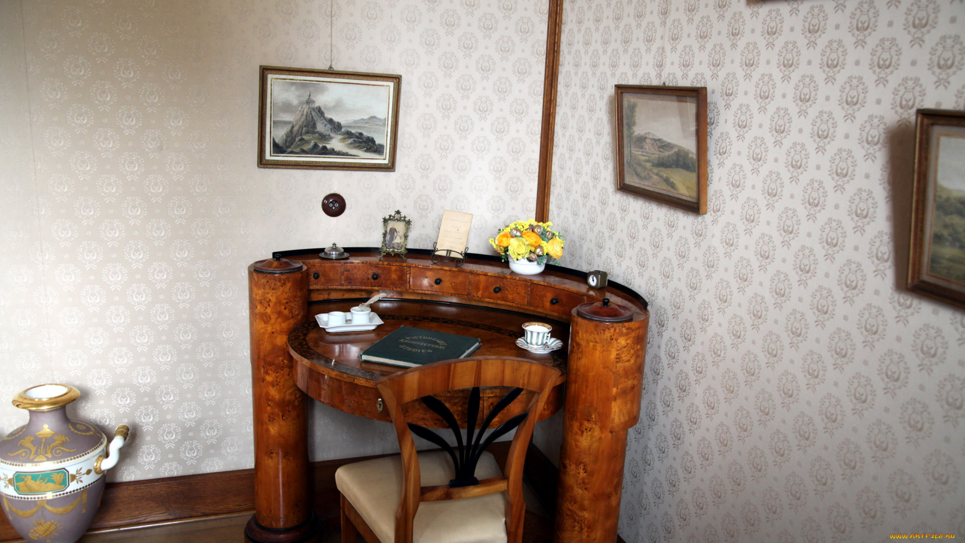 интерьер, кабинет, , библиотека, , офис, картины, ваза, бюро