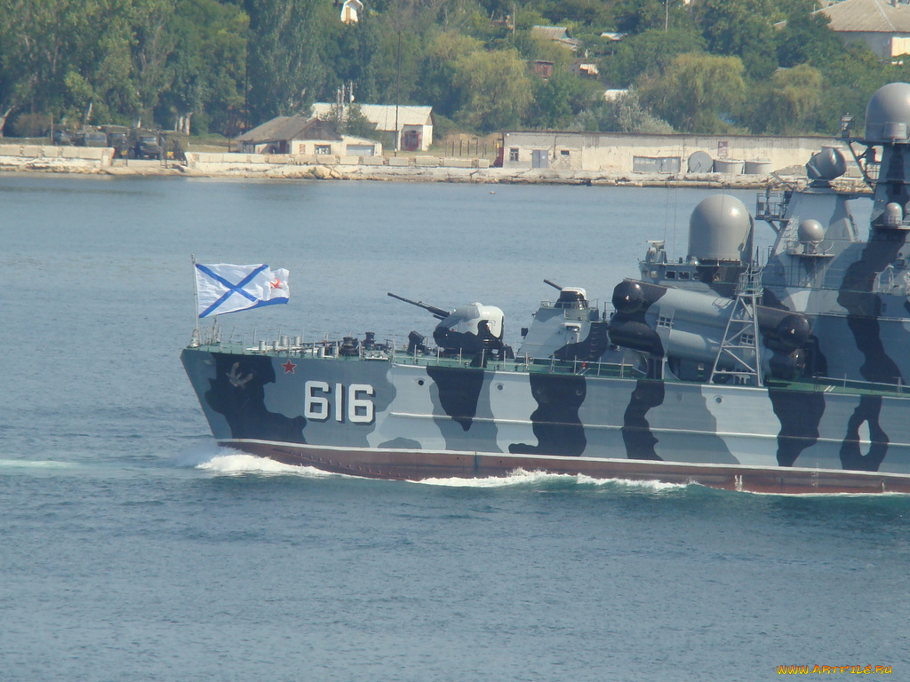 корабли, катера