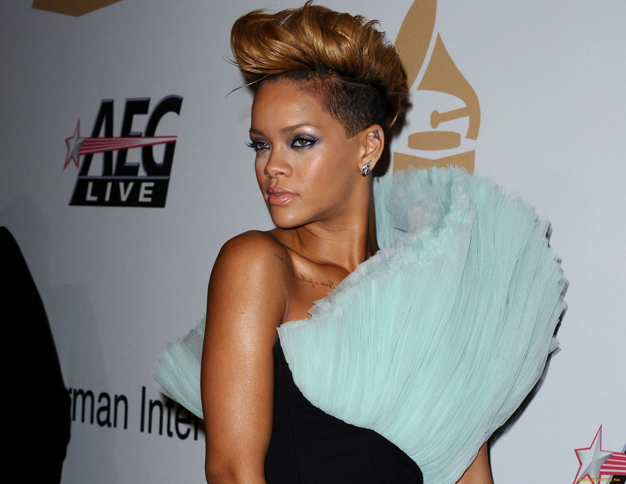 rihanna, музыка, певица, автор, песен, продюсер, филантроп, актриса, r, n, b, дэнсхолл, сша, регги