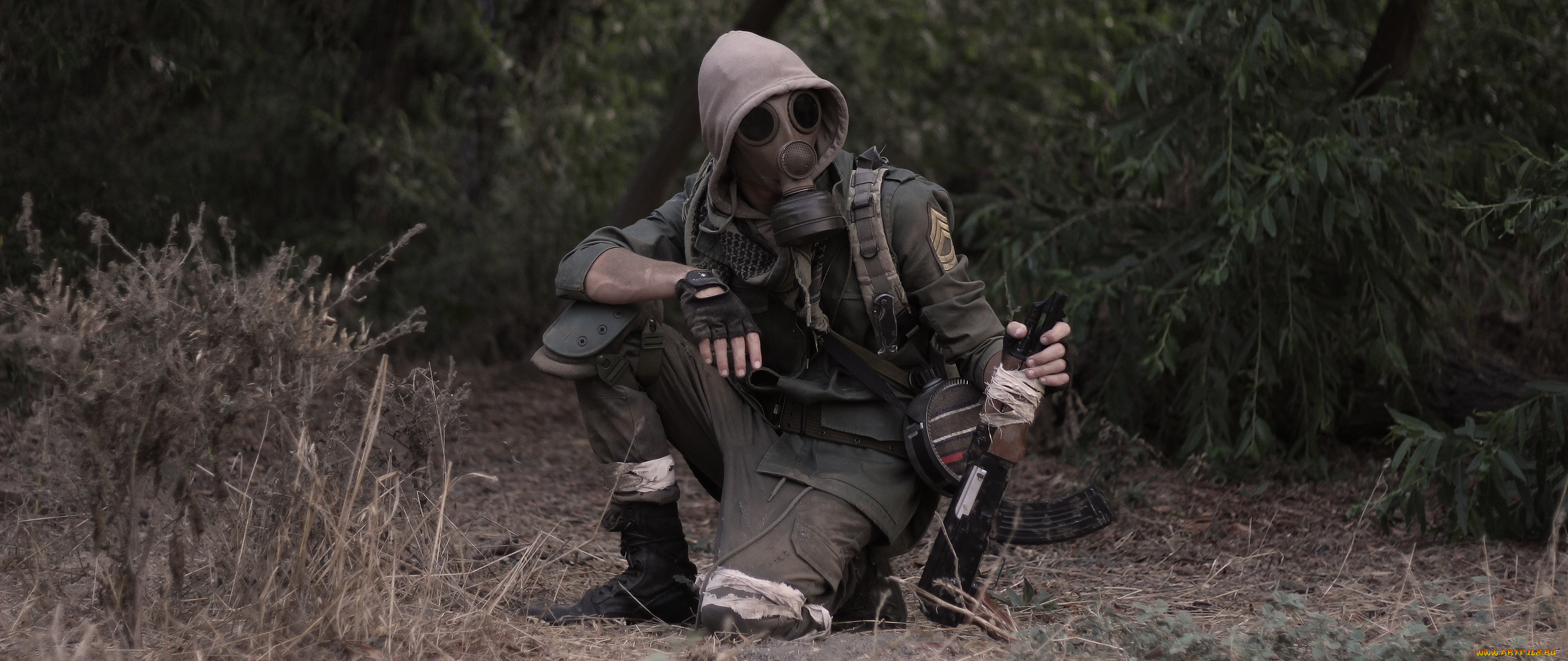 оружие, армия, спецназ, парень, противогаз, капюшон, зона, сталкер