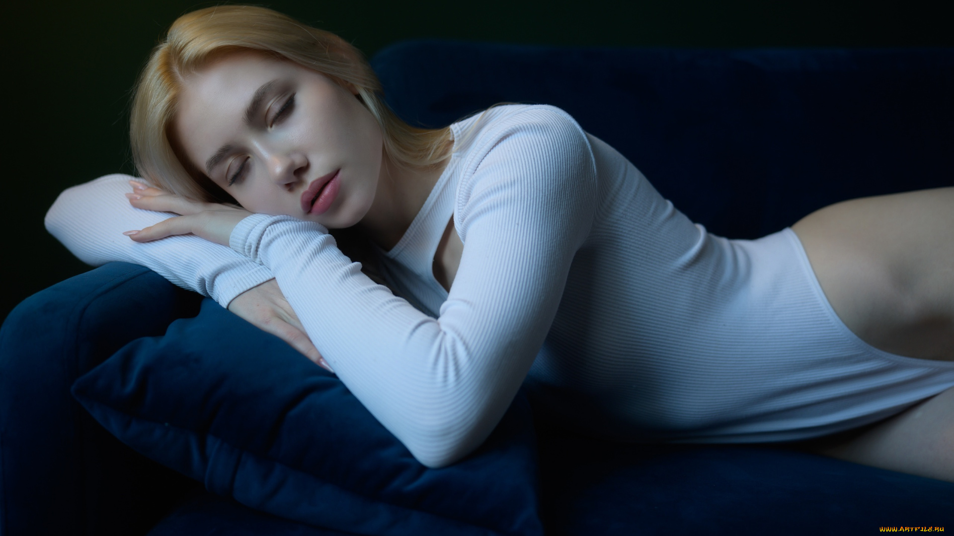 сексуальная, девушка, девушки, -, блондинки, , светловолосые, девушка, женщина, блондинка, светловолосая, сексуальная, модель, звезда, позирует, разная, обувь, верхняя, стильная, одежда, нижнее, эротическое, бельё, трусы, лифчик, колготки, чулки, аксессуары, макияж, и, множество, элементов, на, фотографии