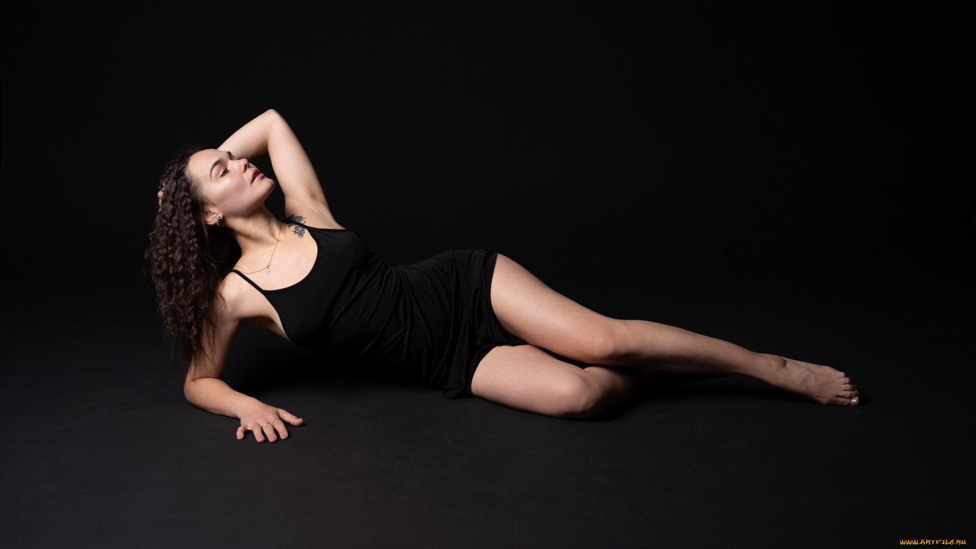 сексуальная, девушка, девушки, -, брюнетки, , шатенки, девушка, женщина, брюнетка, темноволосая, сексуальная, модель, звезда, позирует, разная, обувь, верхняя, стильная, одежда, нижнее, эротическое, бельё, трусы, лифчик, колготки, чулки, аксессуары, макияж, и, множество, элементов, на, фотографии