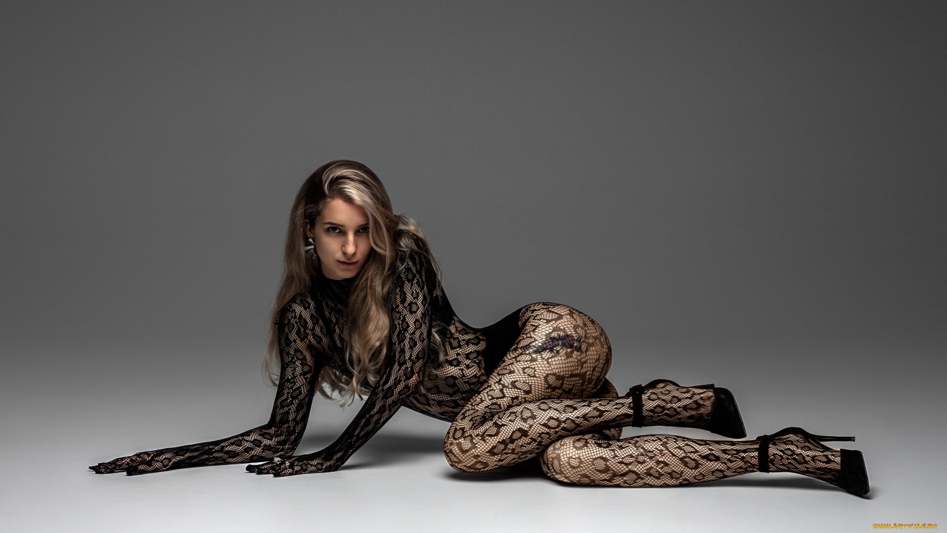 сексуальная, девушка, девушки, -, брюнетки, , шатенки, девушка, женщина, шатенка, темноволосая, сексуальная, модель, звезда, позирует, разная, обувь, верхняя, стильная, одежда, нижнее, эротическое, бельё, трусы, лифчик, колготки, чулки, аксессуары, макияж, и, множество, элементов, на, фотографии