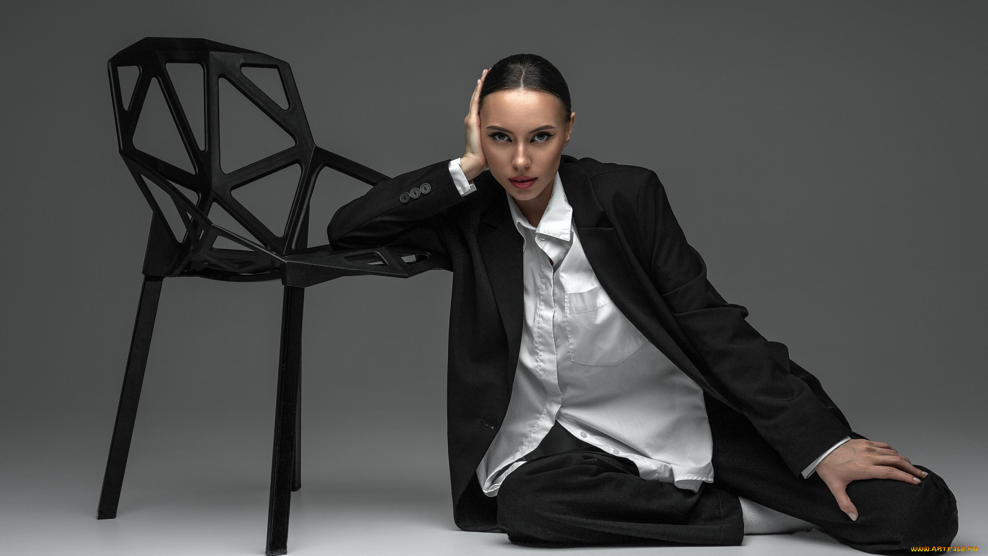 сексуальная, девушка, девушки, -, брюнетки, , шатенки, девушка, женщина, брюнетка, темноволосая, сексуальная, модель, звезда, позирует, разная, обувь, верхняя, стильная, одежда, нижнее, эротическое, бельё, трусы, лифчик, колготки, чулки, аксессуары, макияж, и, множество, элементов, на, фотографии