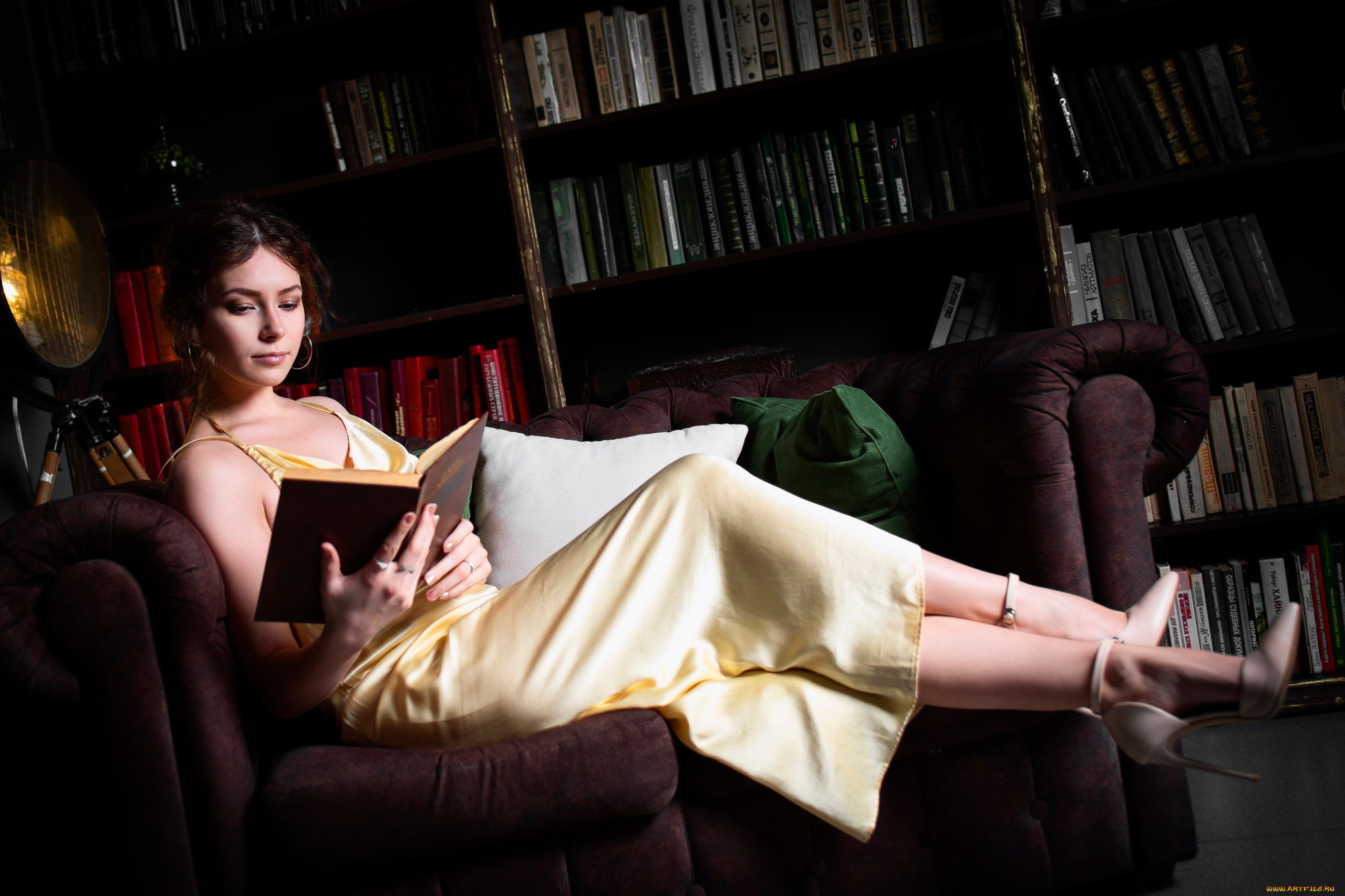 сексуальная, девушка, девушки, -, брюнетки, , шатенки, девушка, женщина, шатенка, темноволосая, сексуальная, модель, звезда, позирует, разная, обувь, верхняя, стильная, одежда, нижнее, эротическое, бельё, трусы, лифчик, колготки, чулки, аксессуары, макияж, и, множество, элементов, на, фотографии