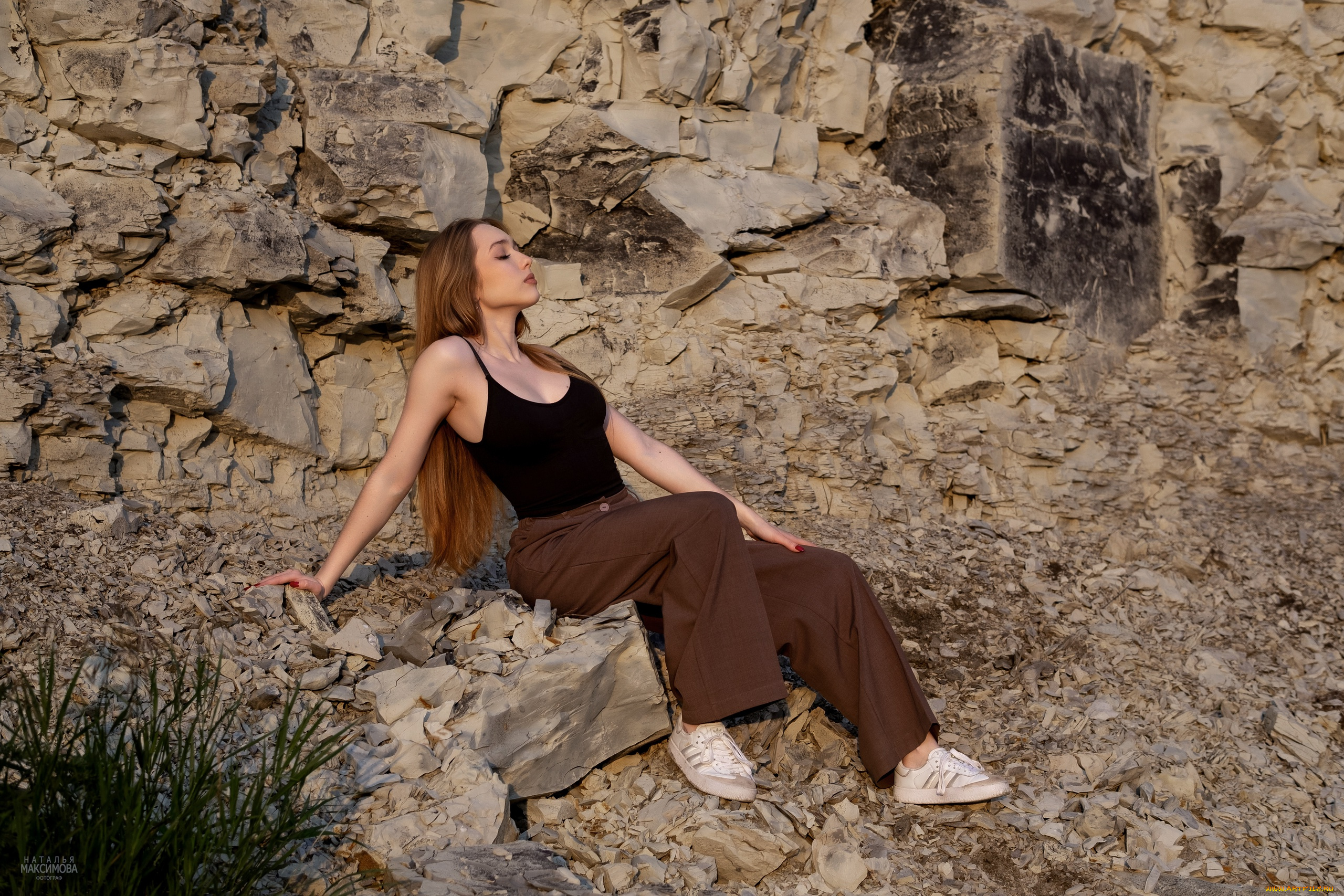 сексуальная, девушка, девушки, -, брюнетки, , шатенки, девушка, женщина, шатенка, темноволосая, сексуальная, модель, звезда, позирует, разная, обувь, верхняя, стильная, одежда, нижнее, эротическое, бельё, трусы, лифчик, колготки, чулки, аксессуары, макияж, и, множество, элементов, на, фотографии