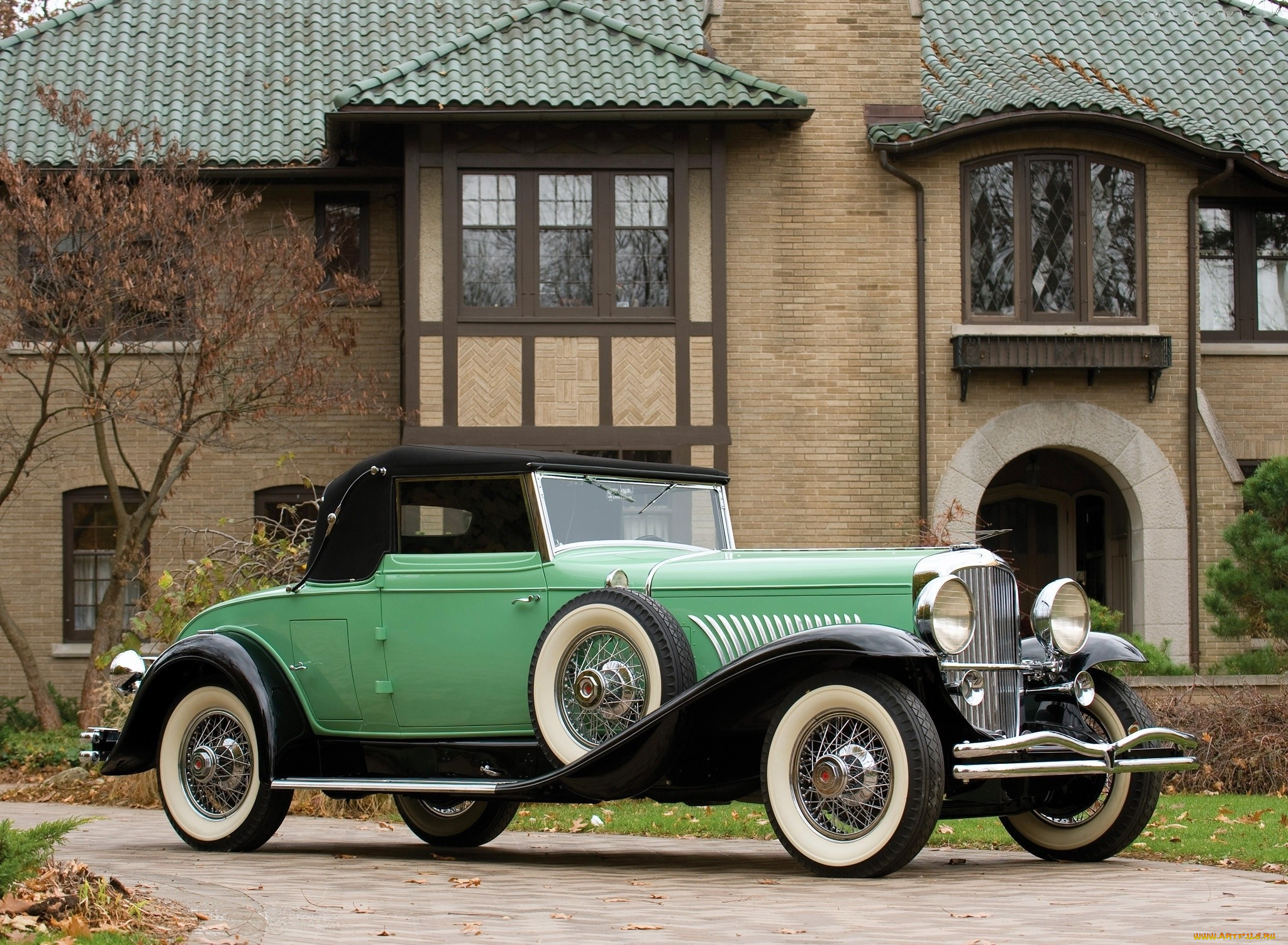 автомобили, классика, дом, дорога, трава, деревья