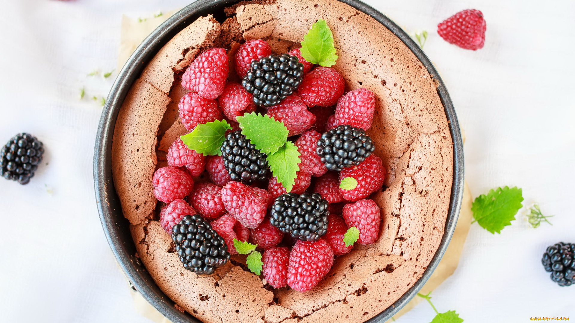 еда, фрукты, , ягоды, пирог, малина, ежевика, бисквит