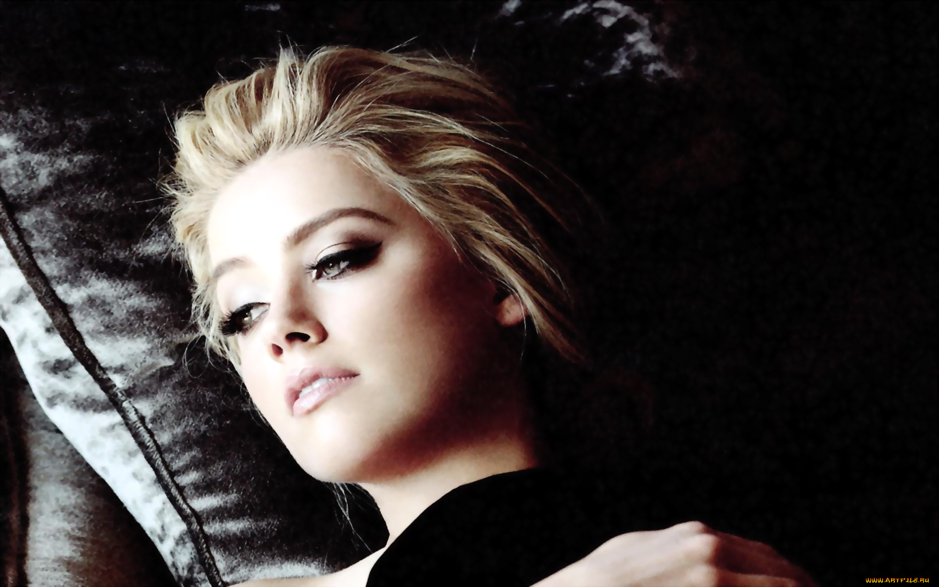 девушки, amber, heard, блондинка, актриса, подушка, лицо