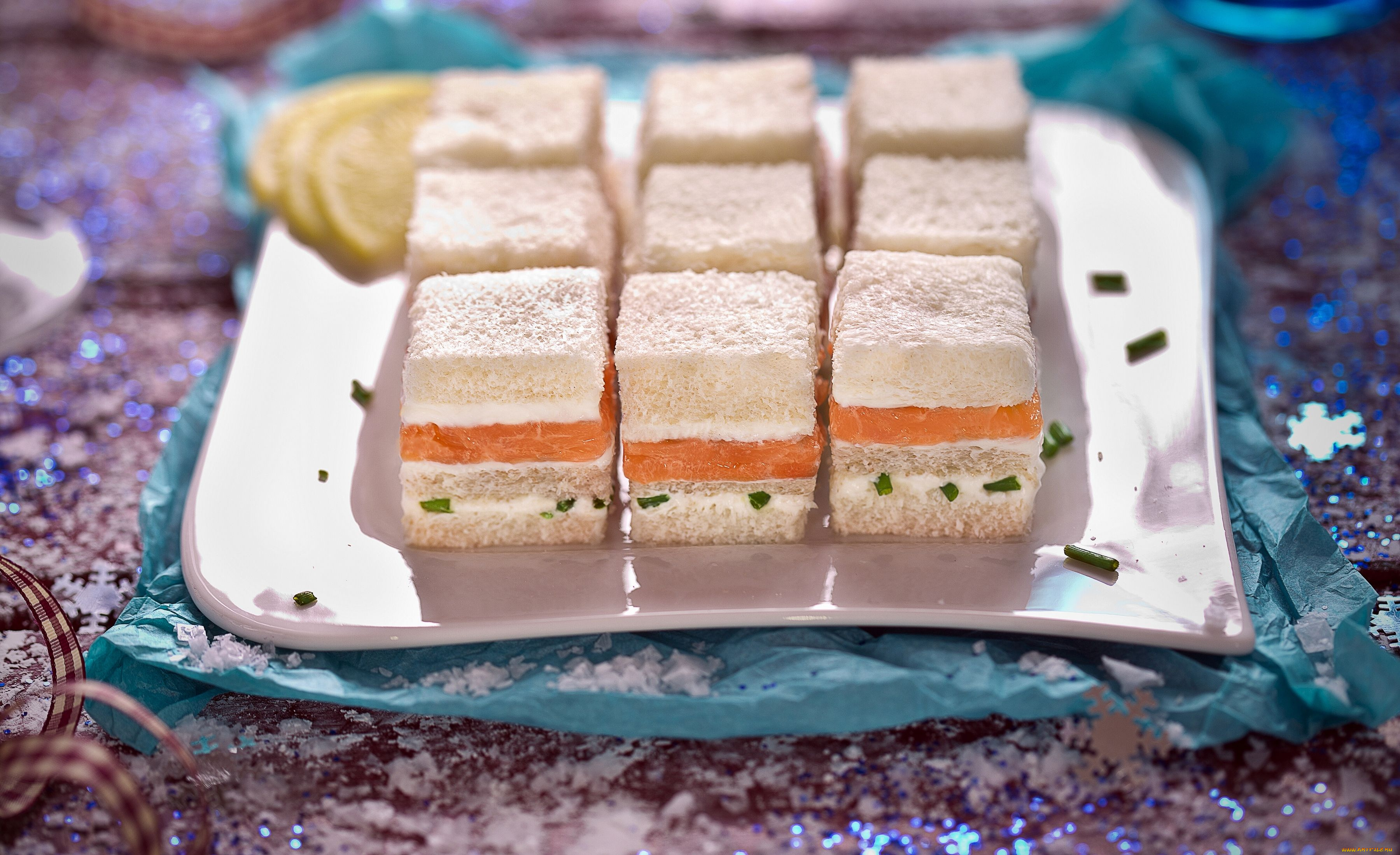 layered, smoked, salmon, sandwich, еда, бутерброды, гамбургеры, канапе, тарелка, сэндвичи