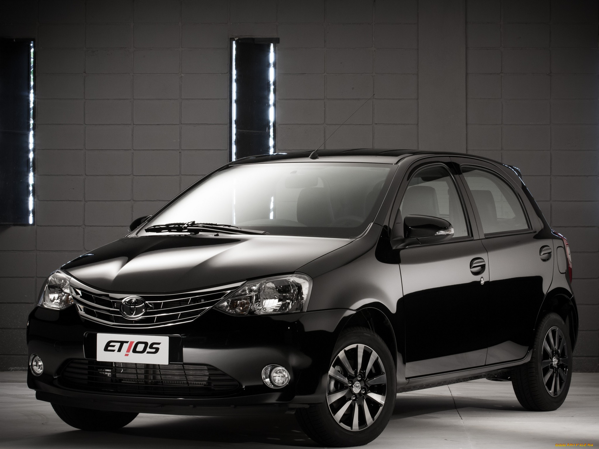 автомобили, toyota, hatchback, 2014г, etios, platinum, темный