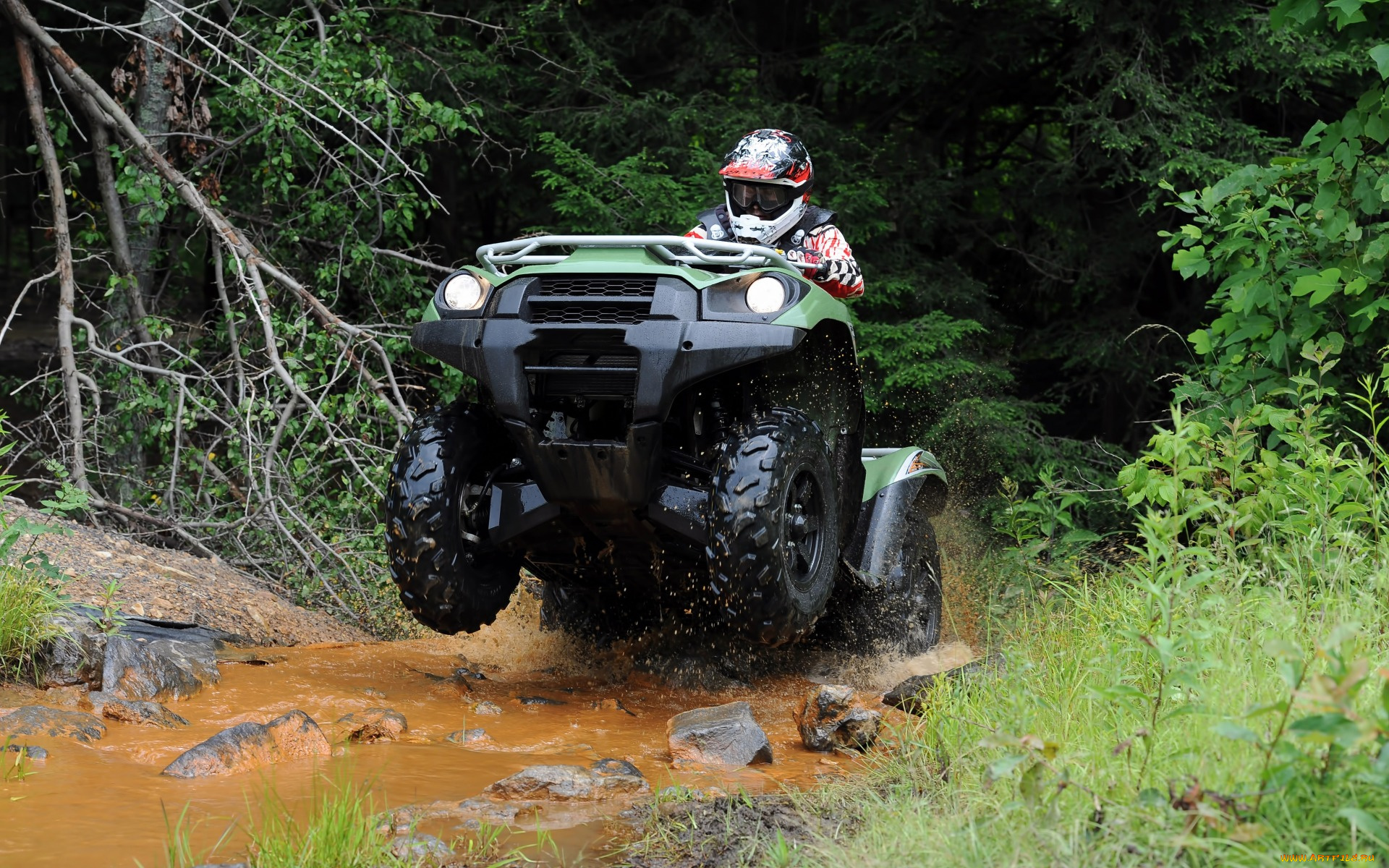 мотоциклы, квадроциклы, bike, шлем, дождь, преодоление, гонщик, байкер, препятствия, мощность, кросс, moto, движение, квадроцикл, кантри, концентрация, снаряжение, бездорожье, цель, боке, грязь, racer, quad, quadrocycle, atv