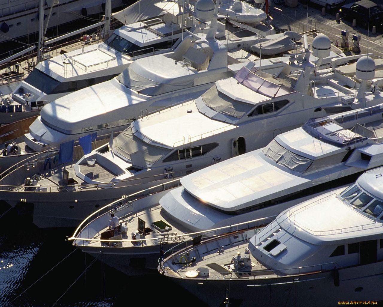 корабли, Яхты