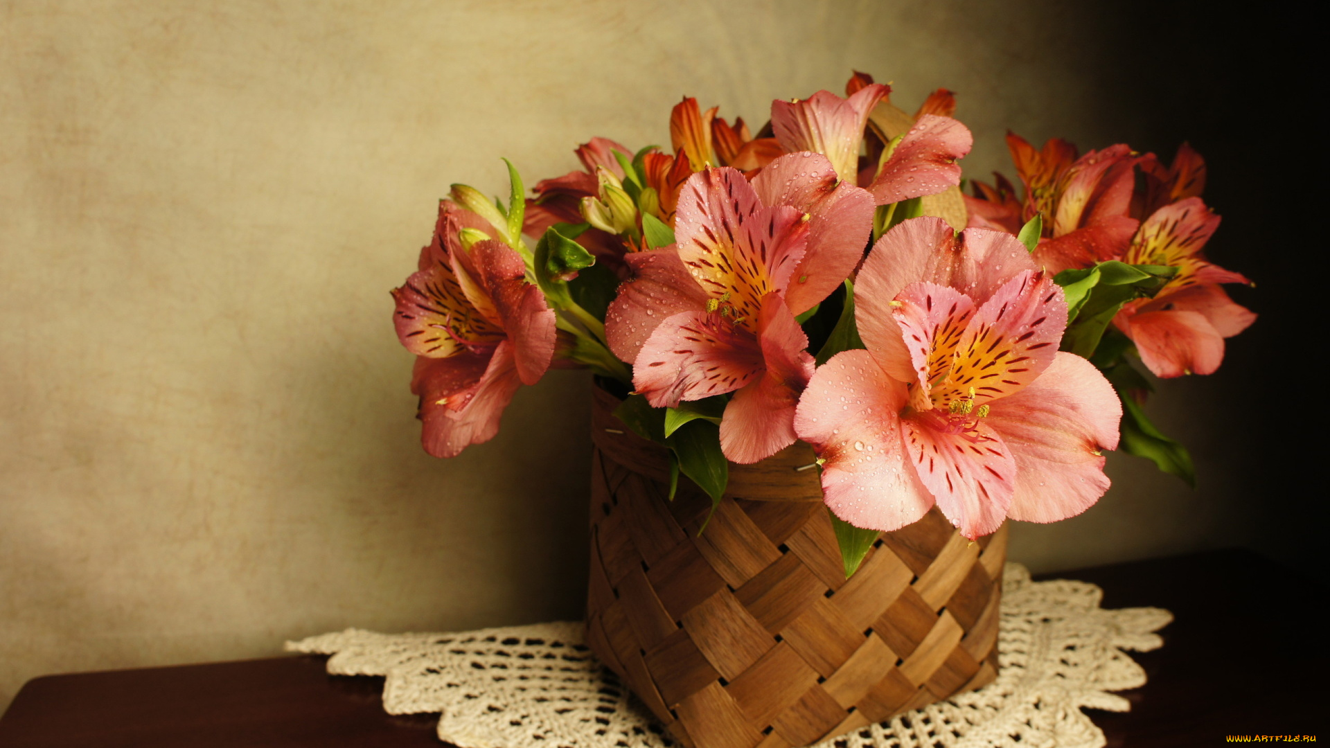 цветы, альстромерия, корзинка, капли