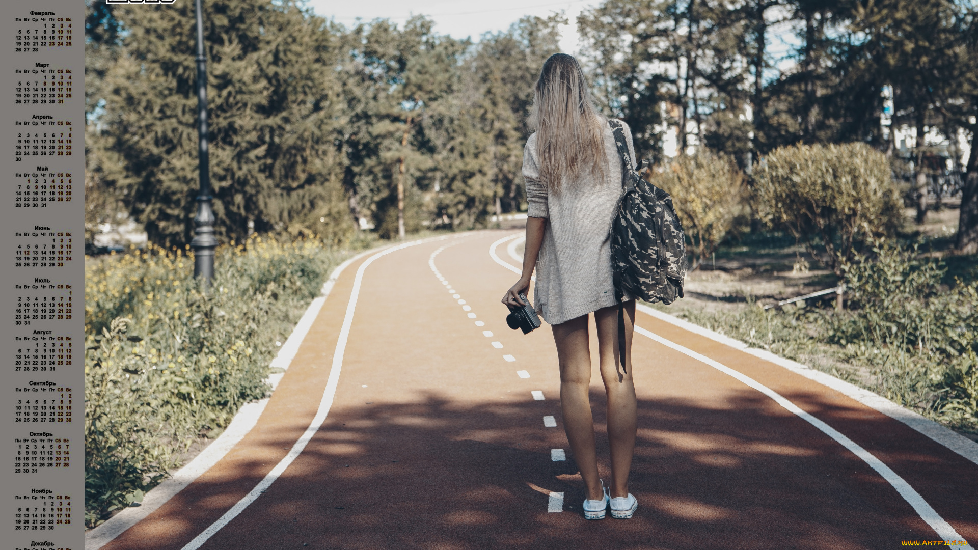 календари, девушки, рюкзак, деревья, фотоаппарат, растения, дорога, 2018