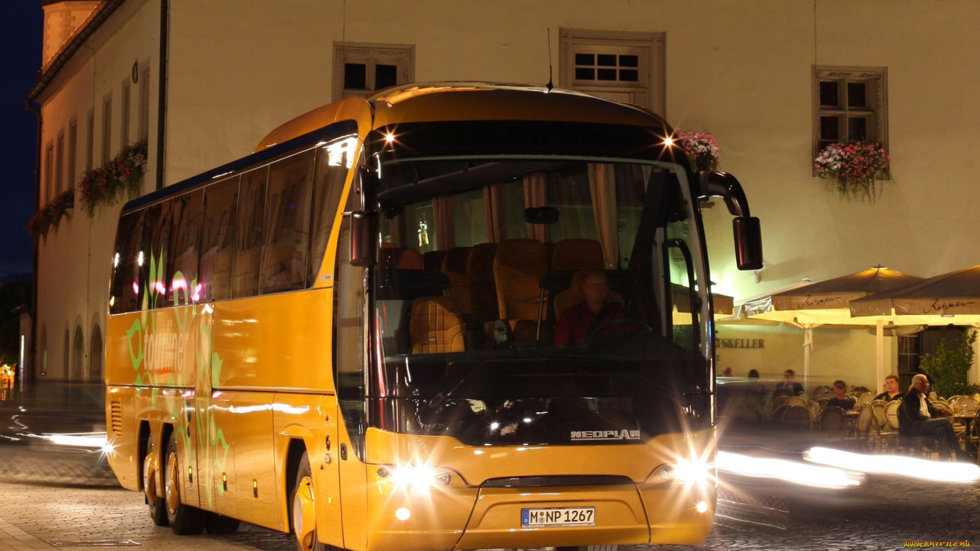 автомобили, автобусы