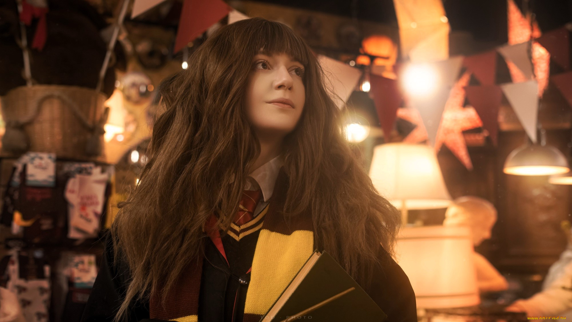 девушки, tomka, violea, образ, косплей, наряд, костюм, гермиона, флажки, книги, шарф