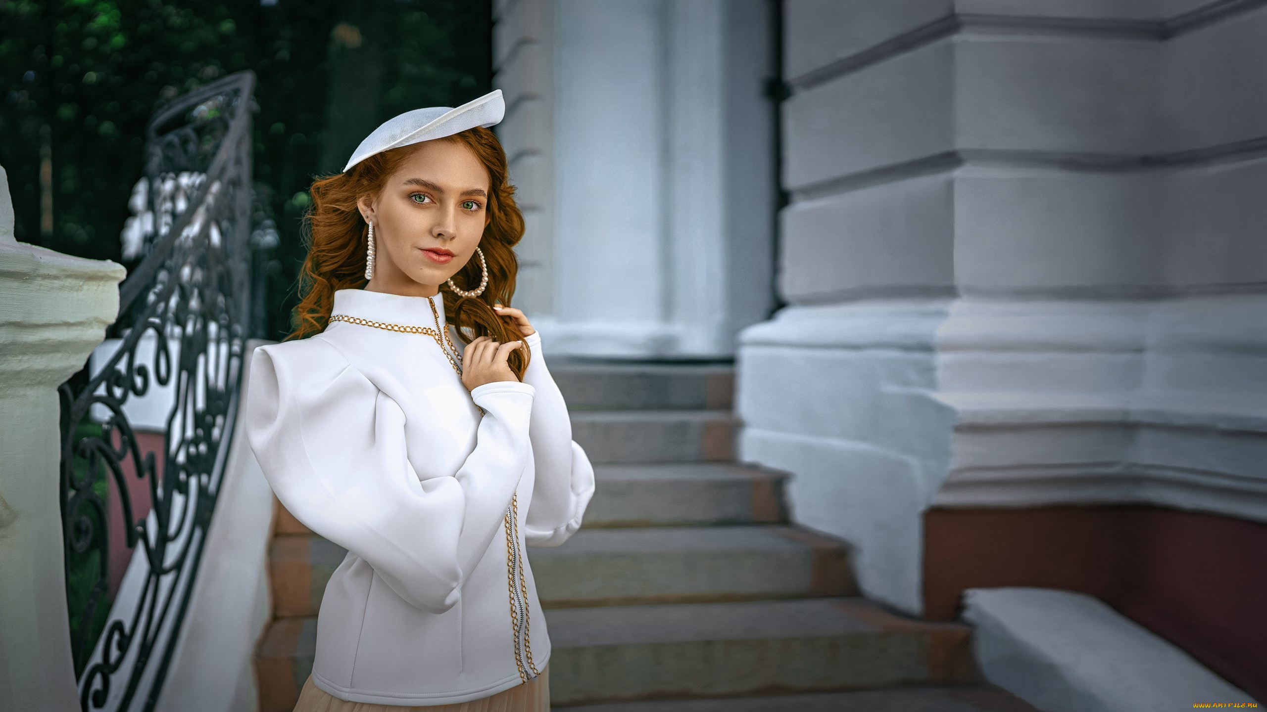 красивая, девушка, девушки, -, лица, , портреты, девушка, женщина, шатенка, темноволосая, сексуальная, модель, звезда, позирует, разная, обувь, верхняя, стильная, одежда, нижнее, эротическое, бельё, трусы, лифчик, колготки, чулки, аксессуары, макияж, и, множество, элементов, на, фотографии