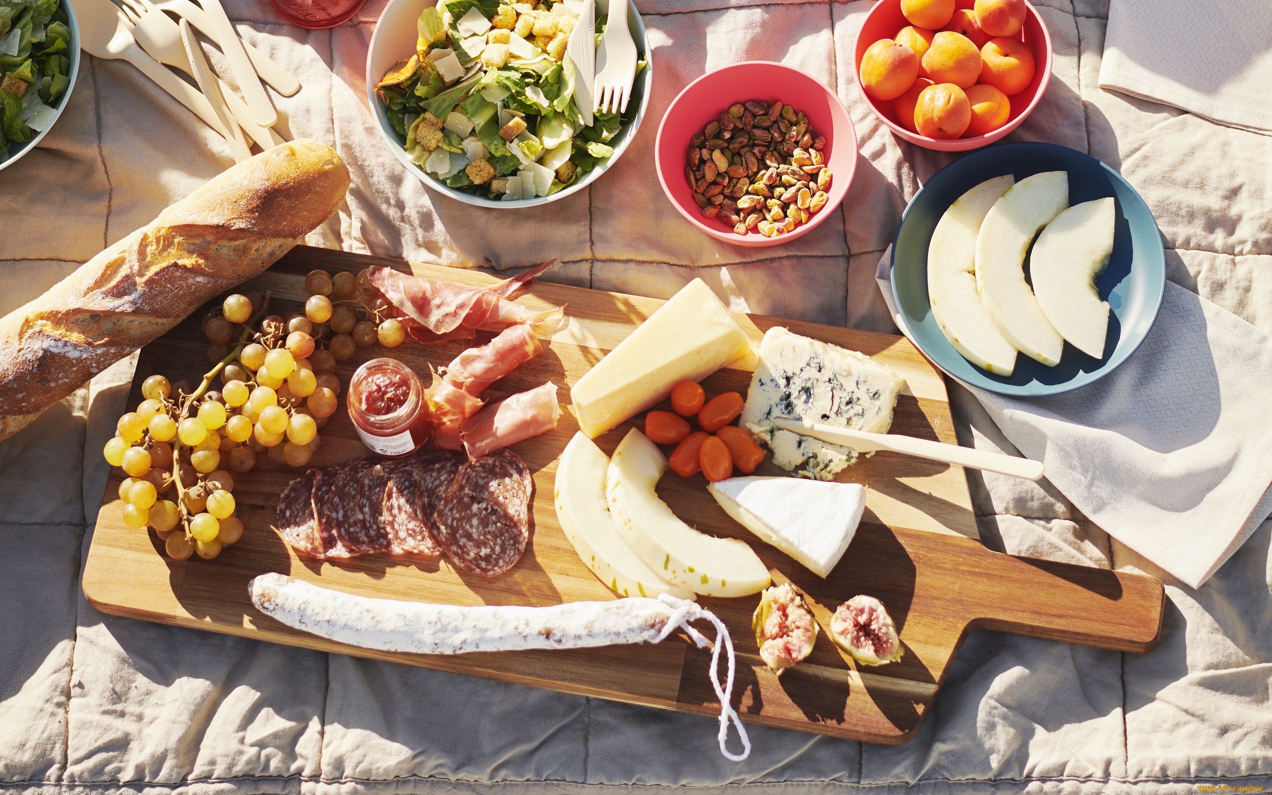 еда, разное, багет, виноград, фрукты, сыр, колбаса, ветчина