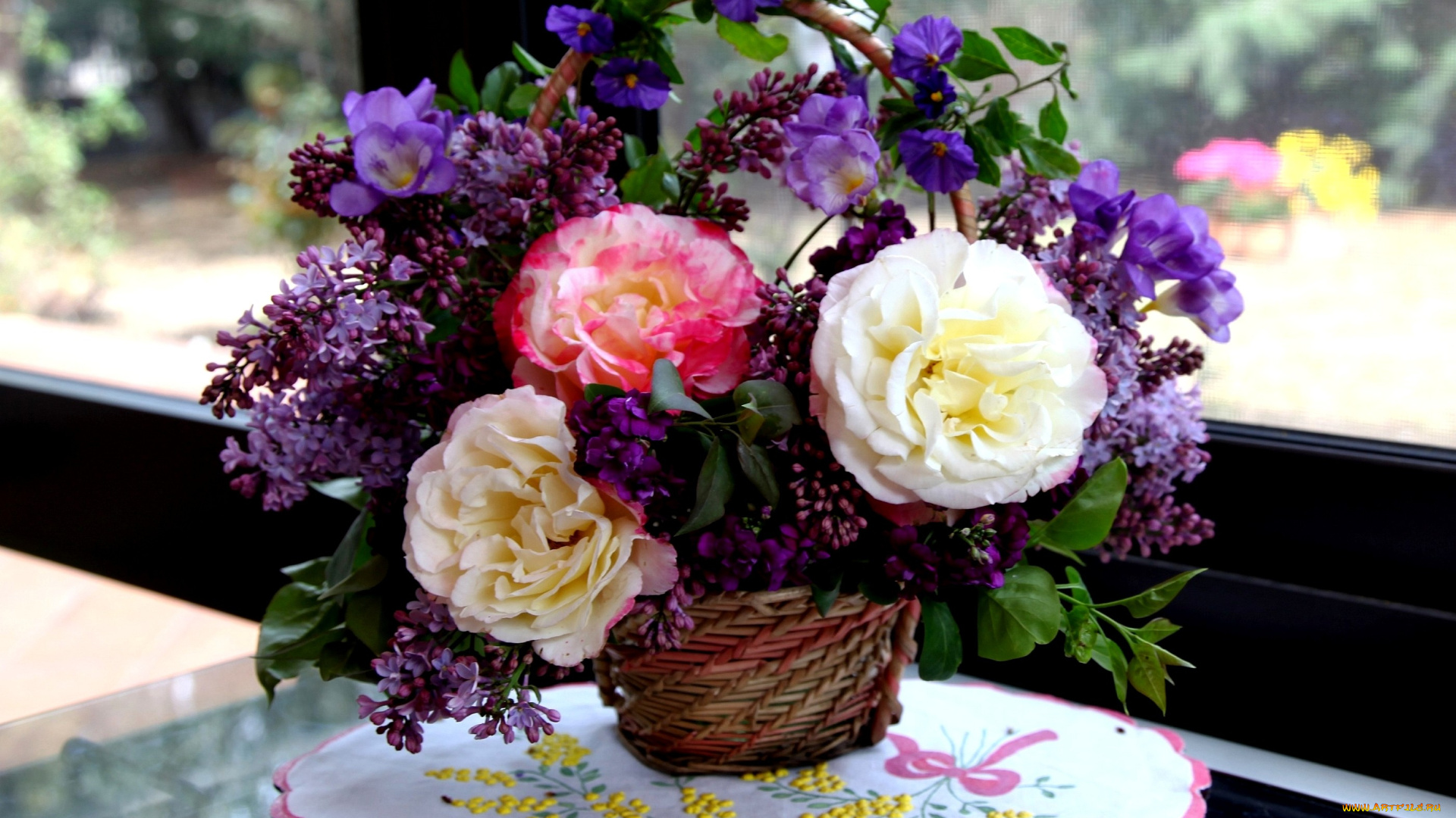 цветы, букеты, композиции, сирень, фрезии, розы, корзинка