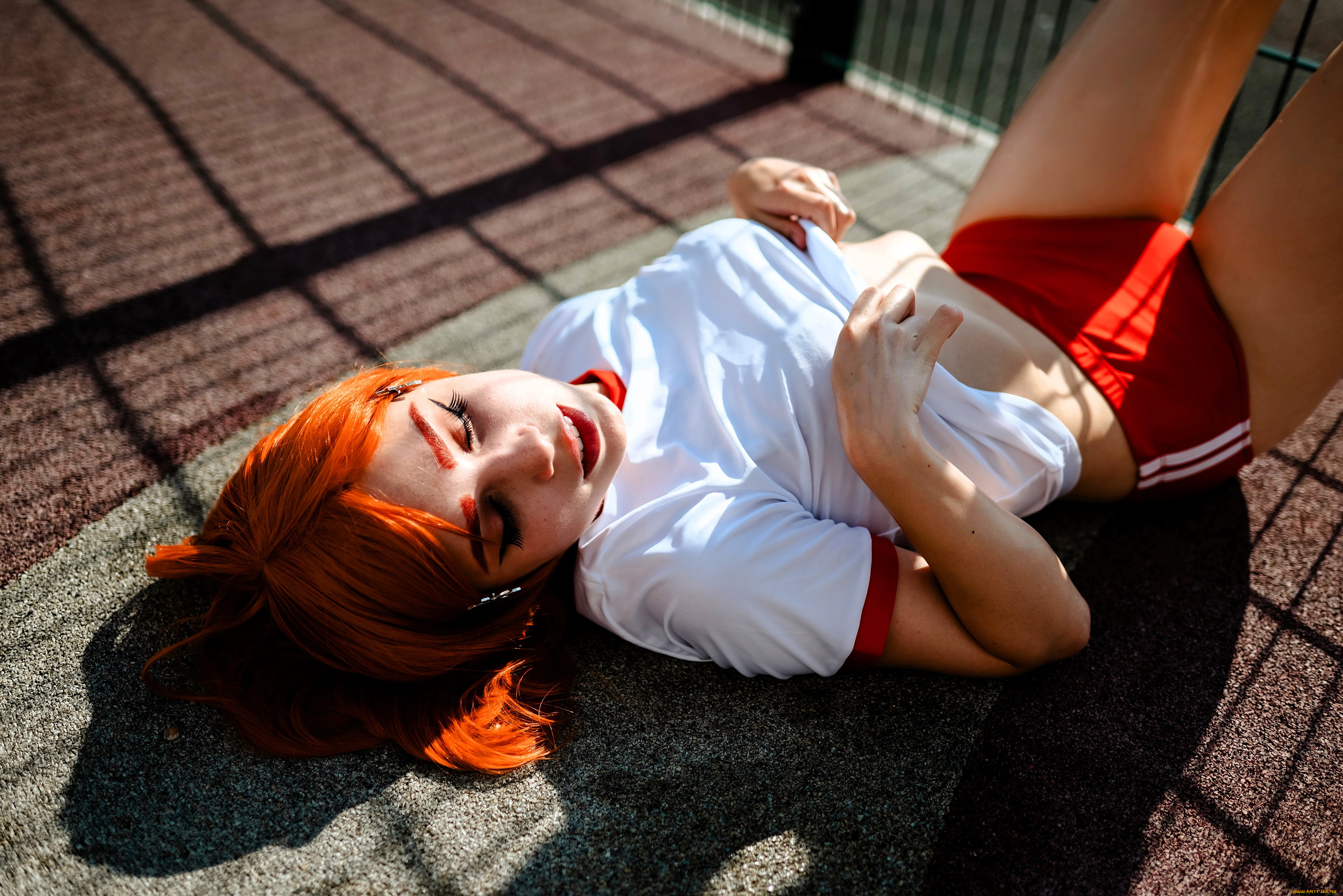 девушки, sofia, lovegood, образ, футболка, шорты, рыжая, площадка