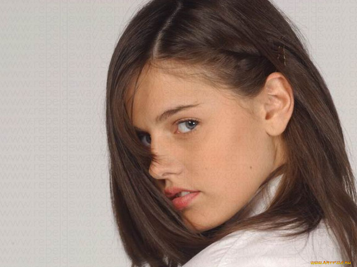 Fernanda, Neil, девушки