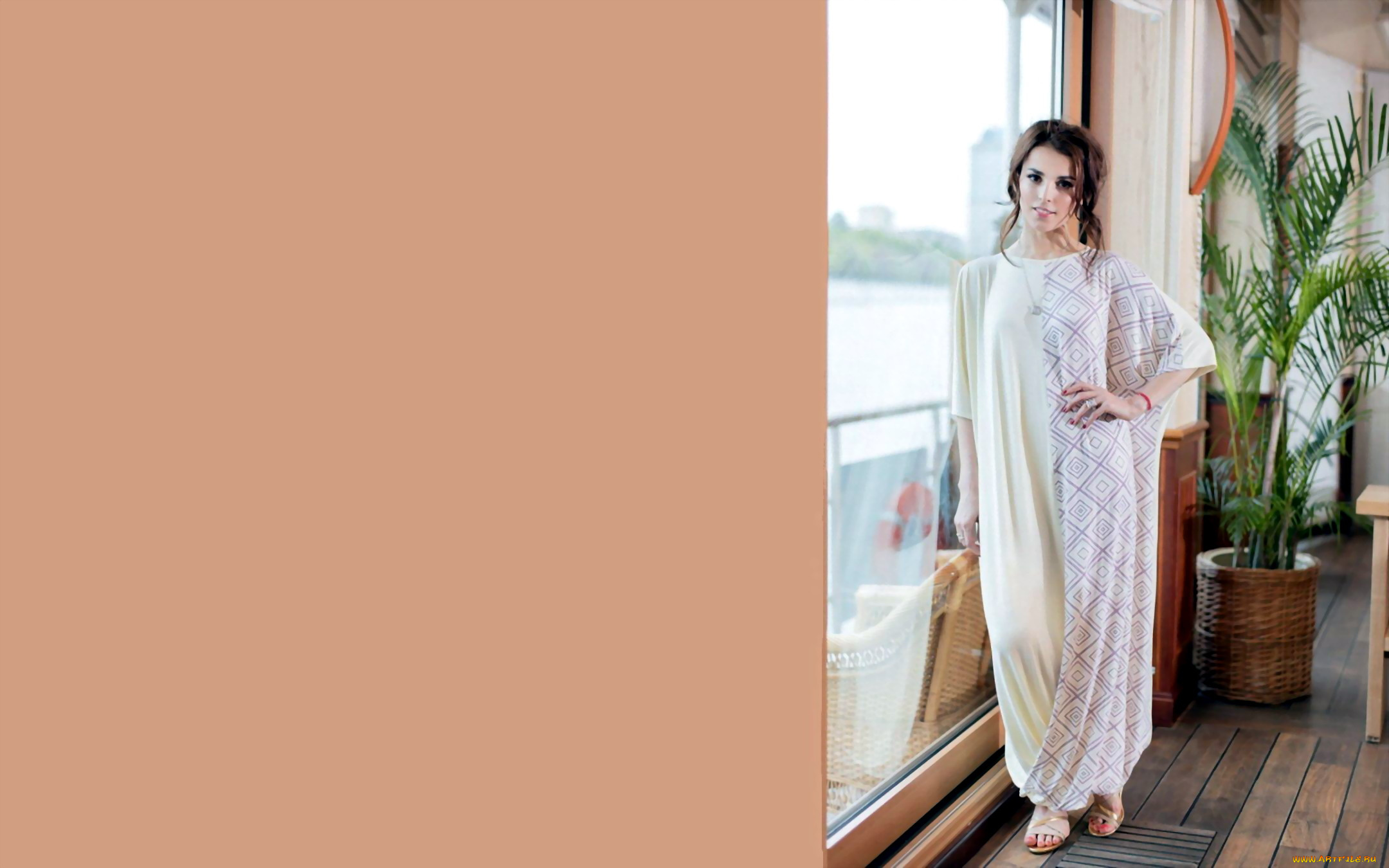 музыка, сати, казанова, певица, балахон, окно