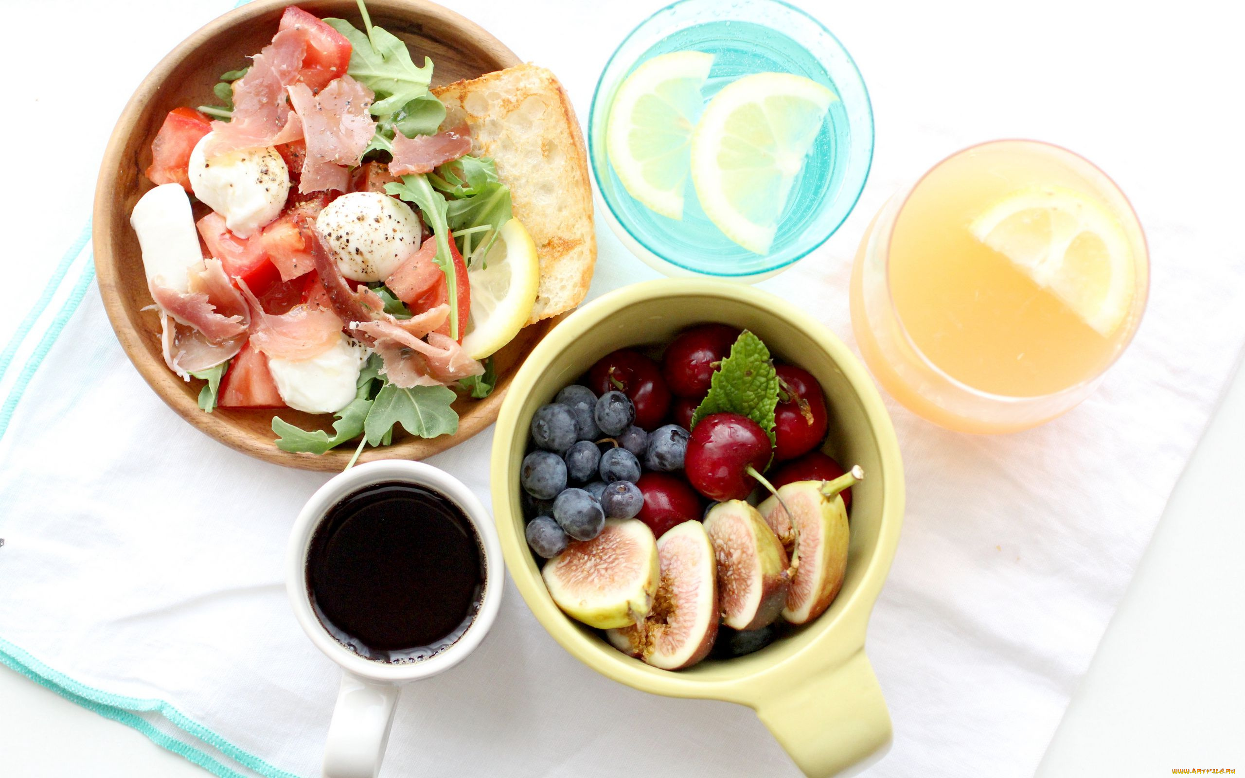 еда, разное, завтрак, кофе, сок, салат, виноград, вишни, черника