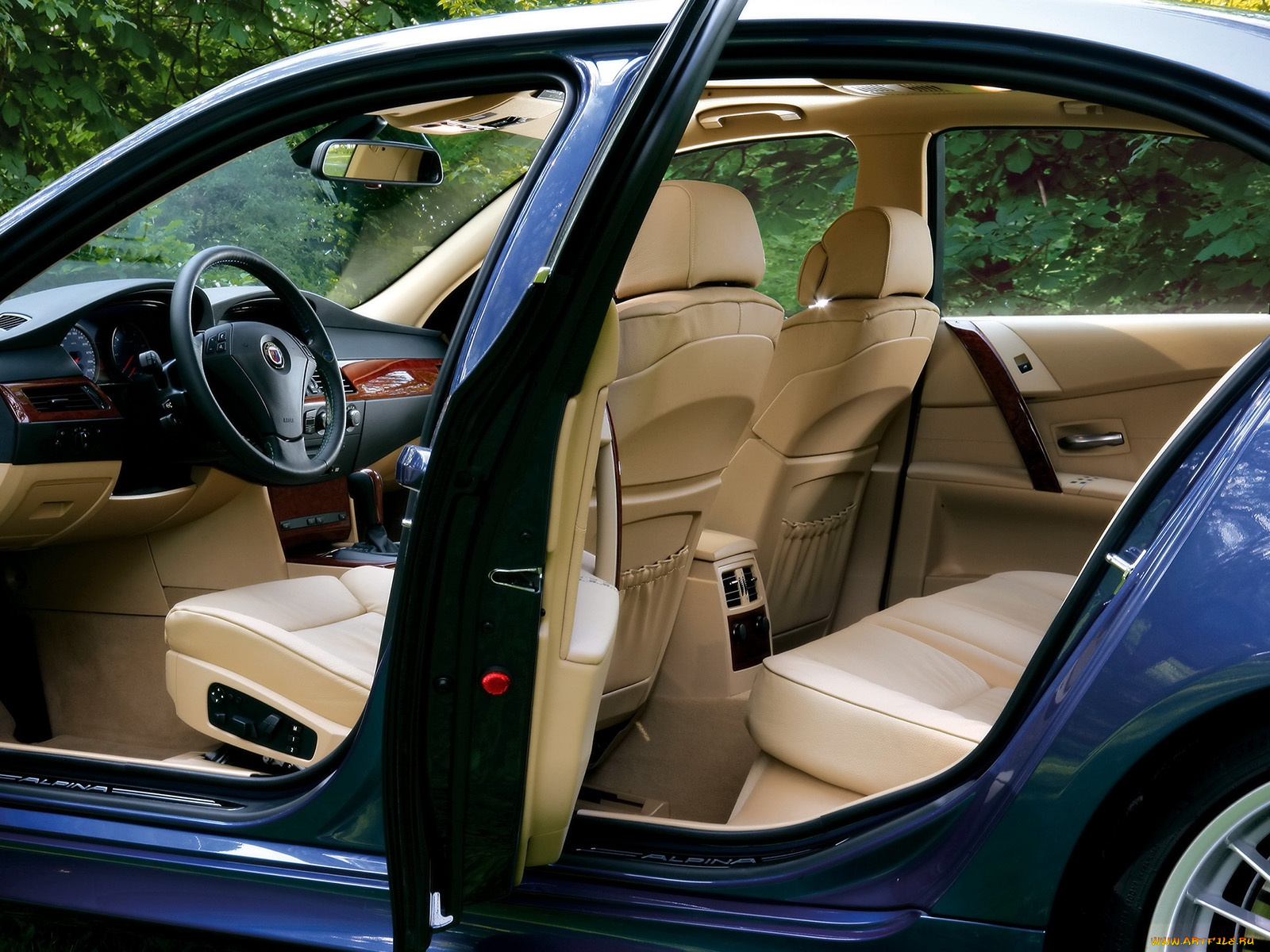 автомобили, интерьеры