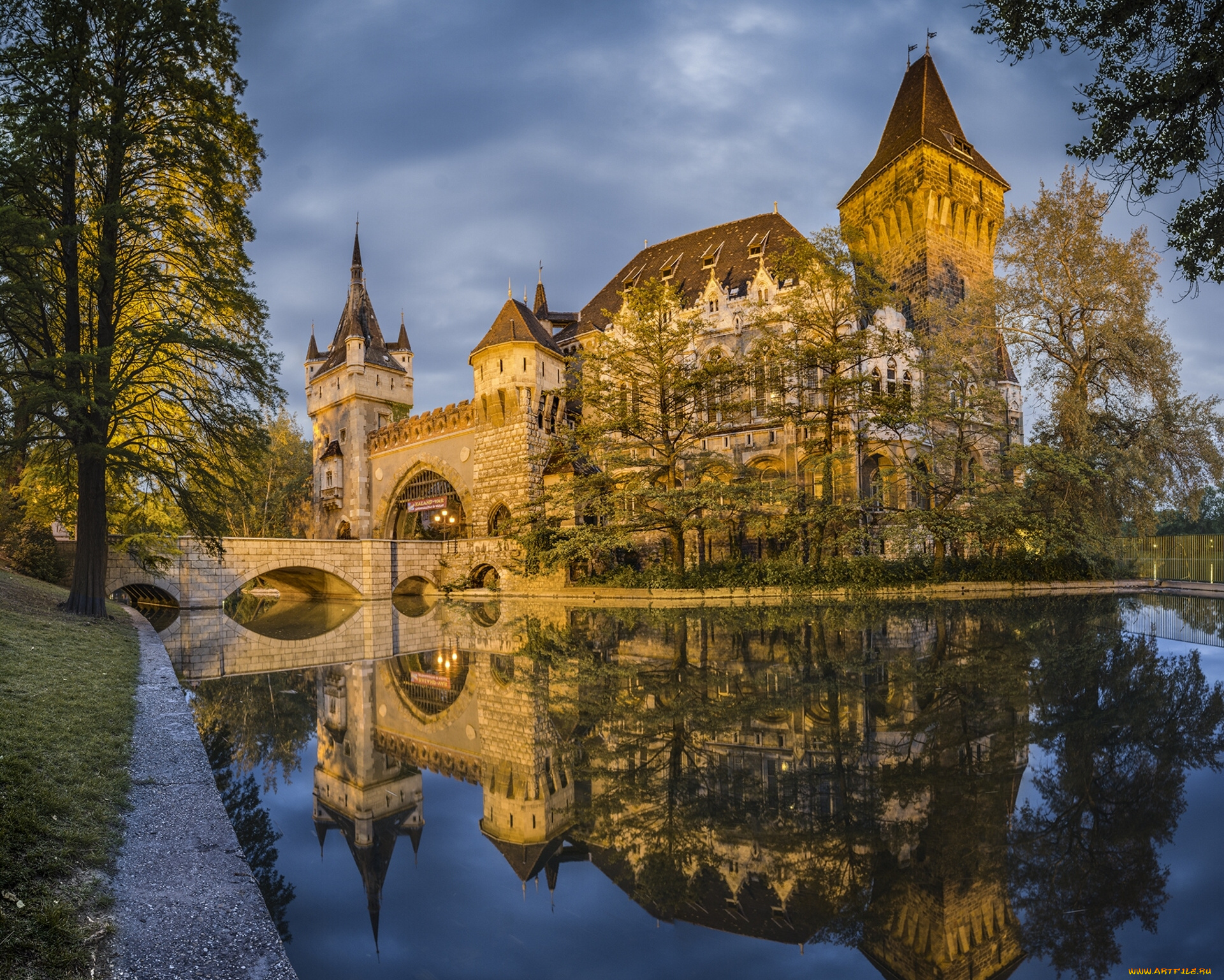 vajdahunyad, castle, budapest, hungary, города, будапешт, венгрия, отражение, вода, мост, замок, вайдахуняд