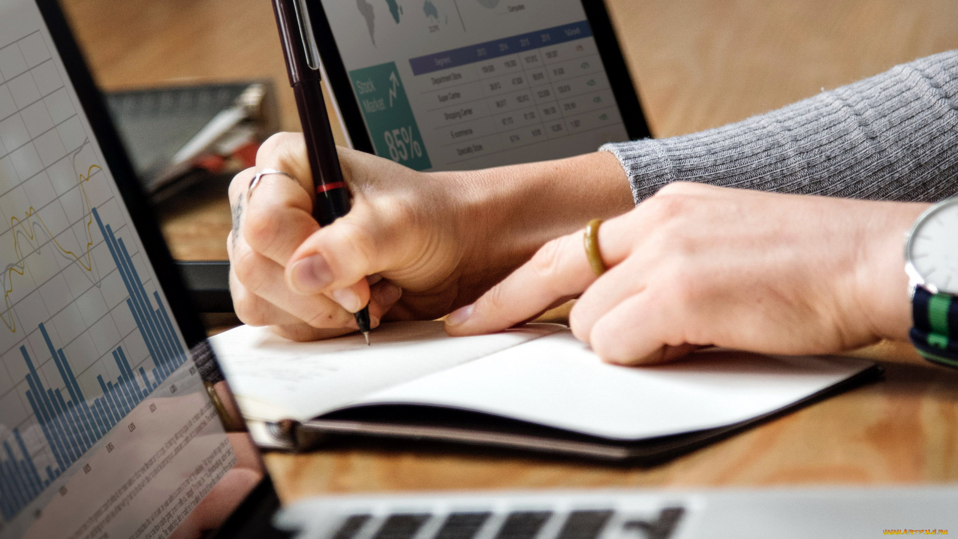 разное, руки, , ноги, ноутбук, блокнот, ручка