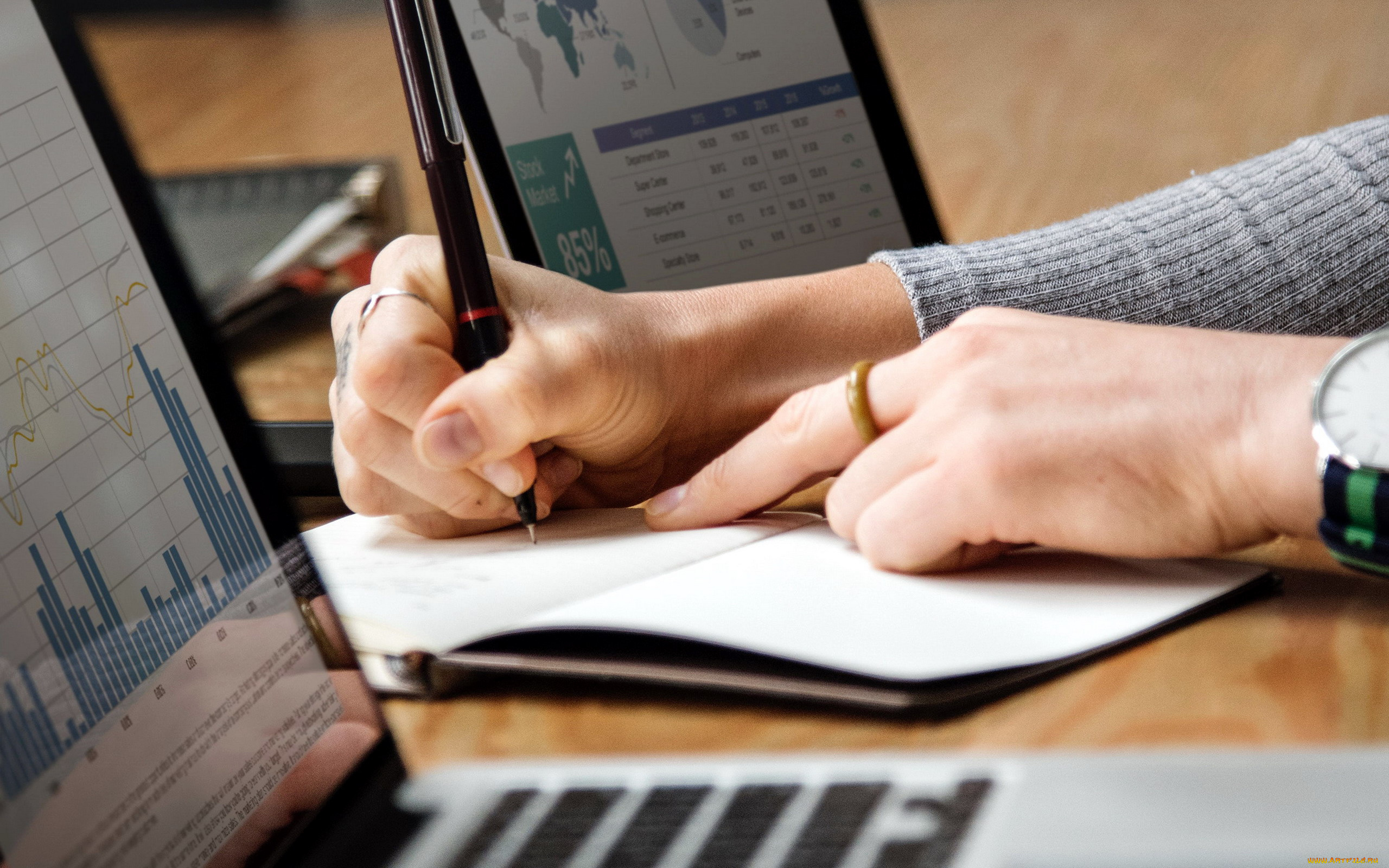 разное, руки, , ноги, ноутбук, блокнот, ручка