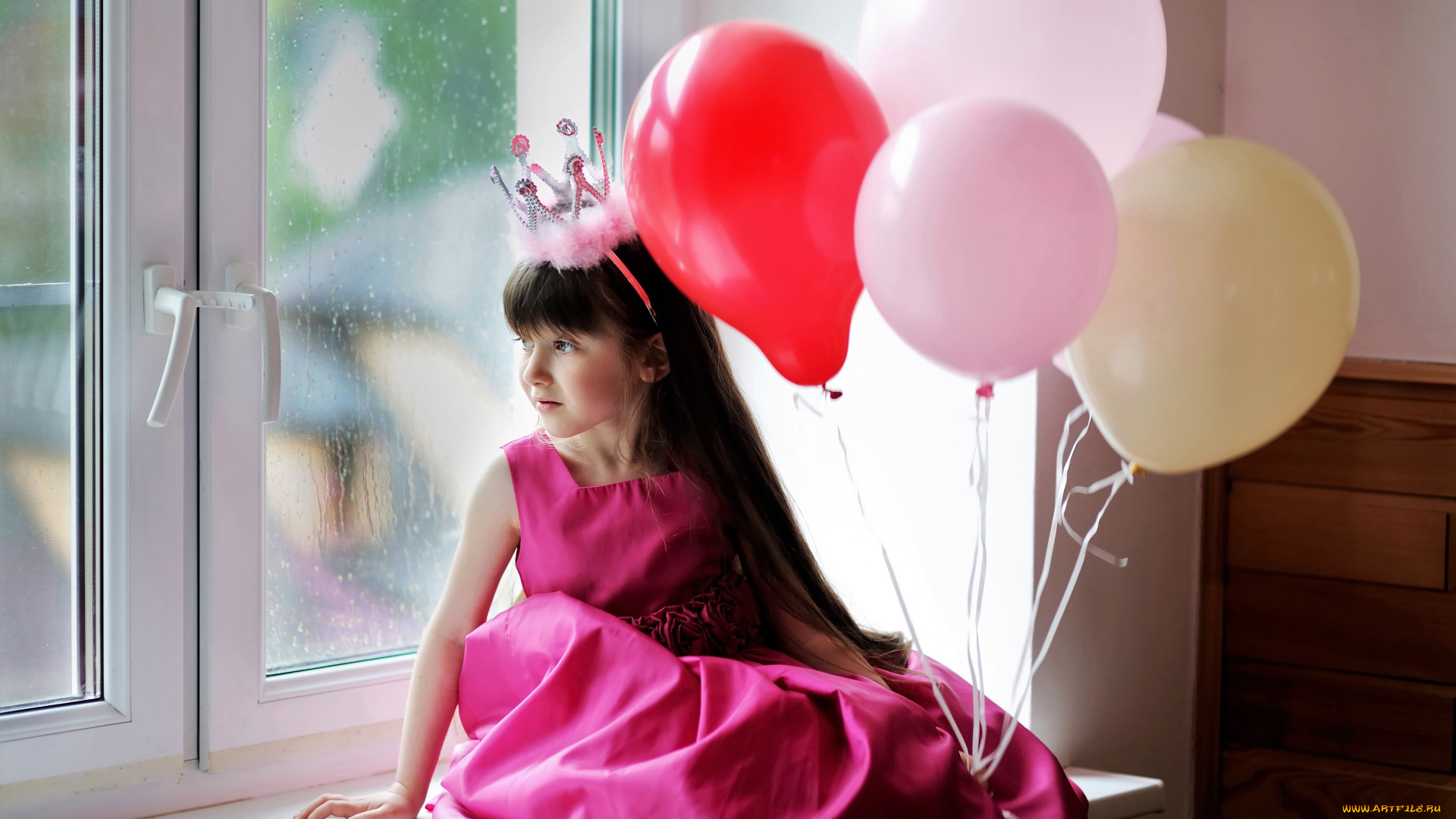 разное, дети, девочка, корона, шарики, окно