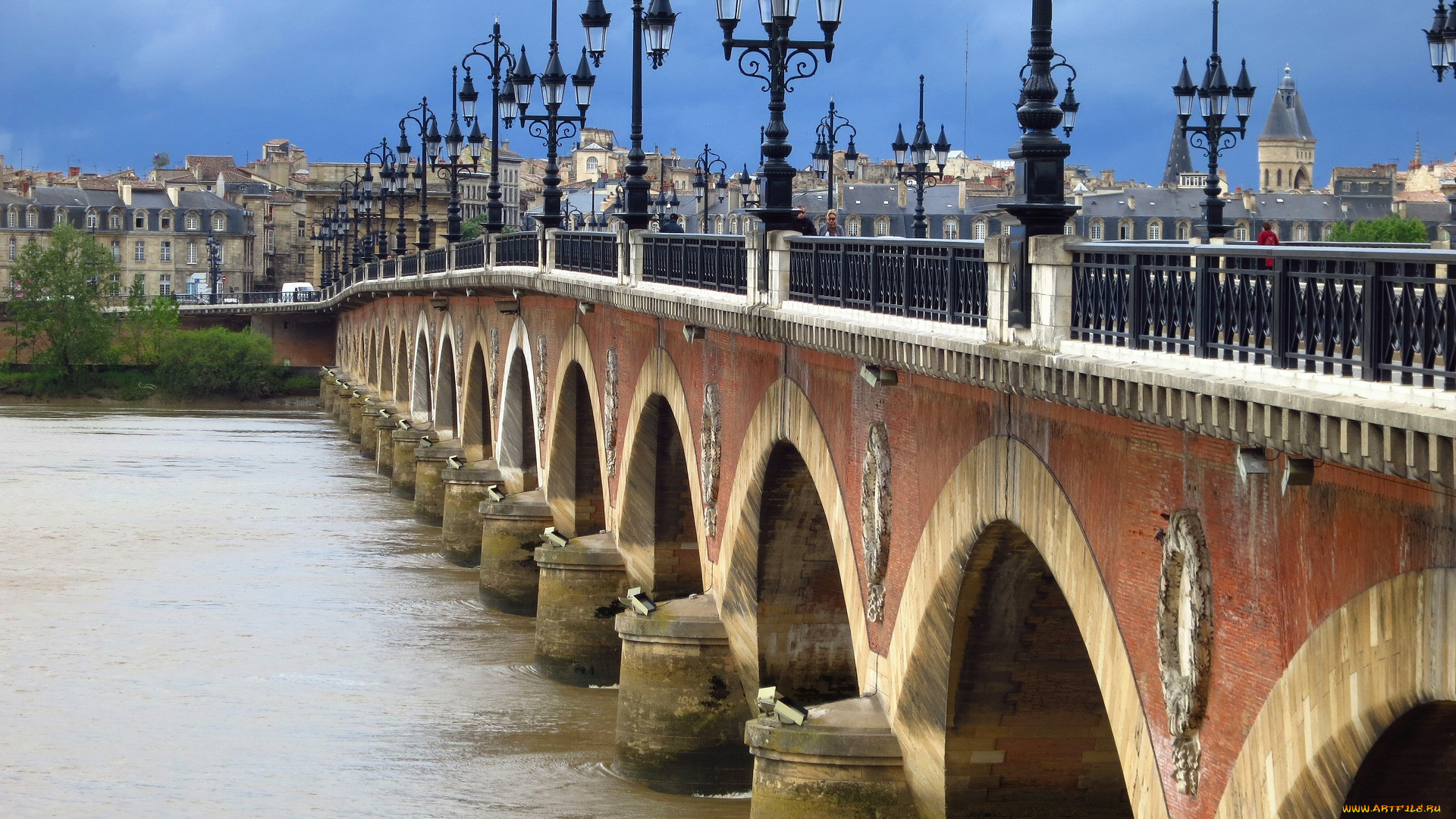 города, мосты, светильники, вода