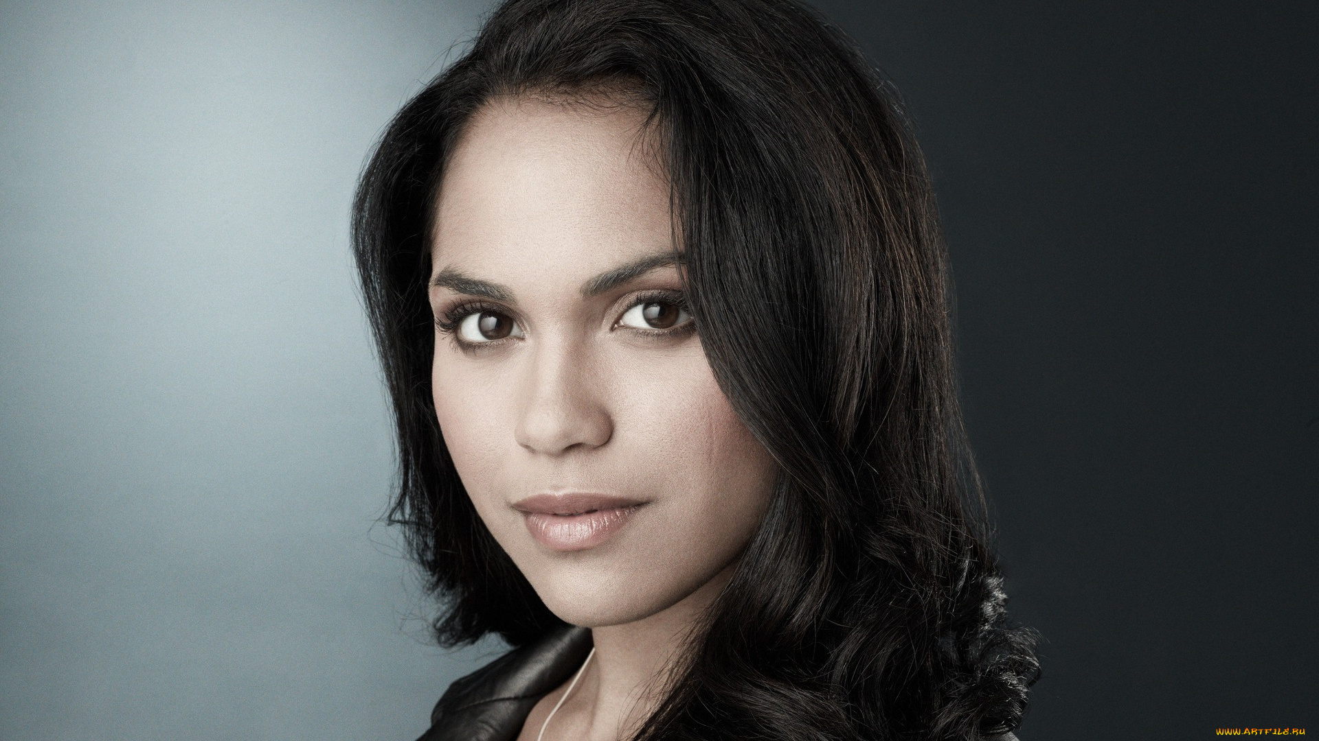 Monica, Raymund, девушки