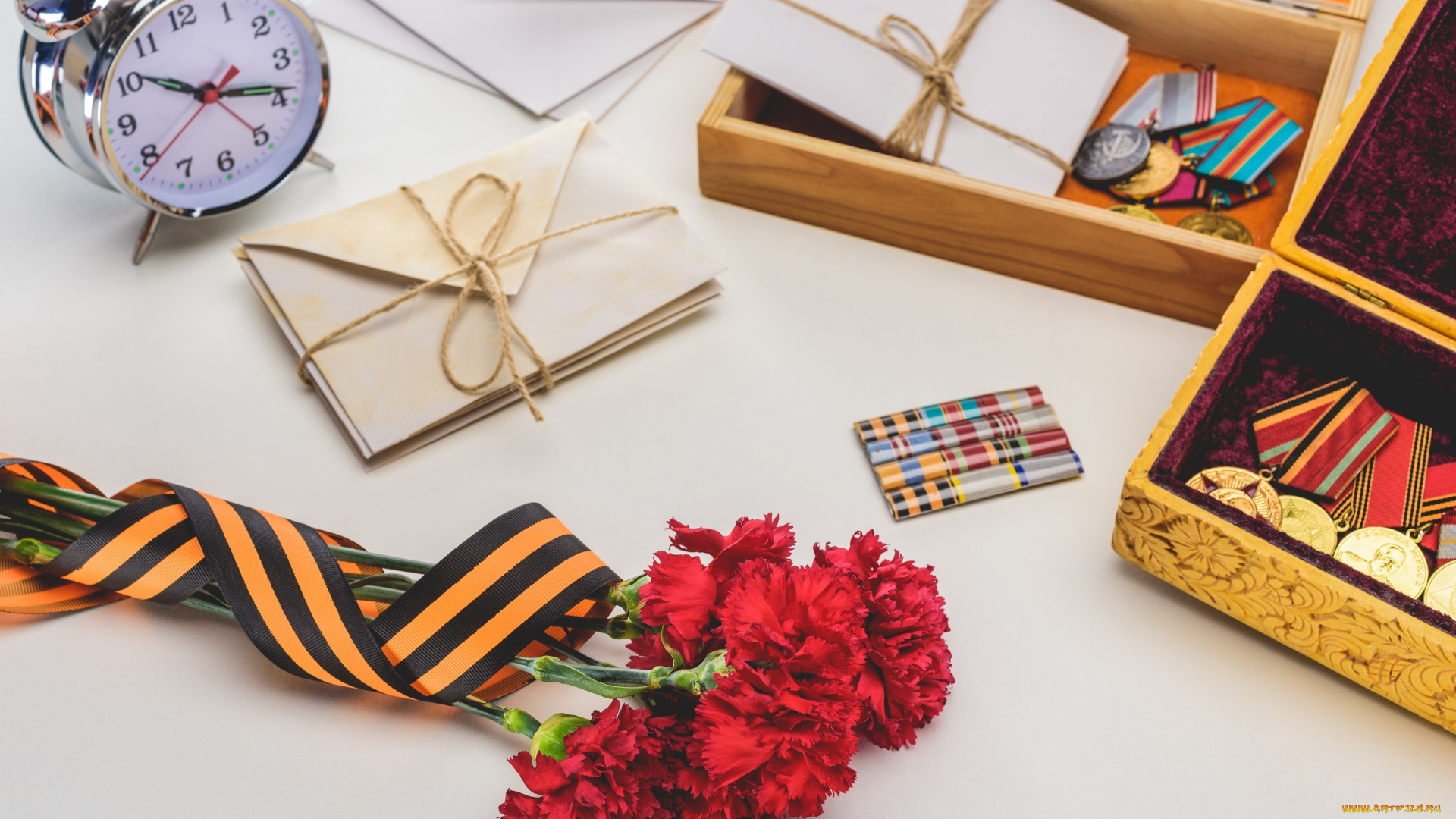 праздничные, день, победы, гвоздики, лента, письма, будильник, награды