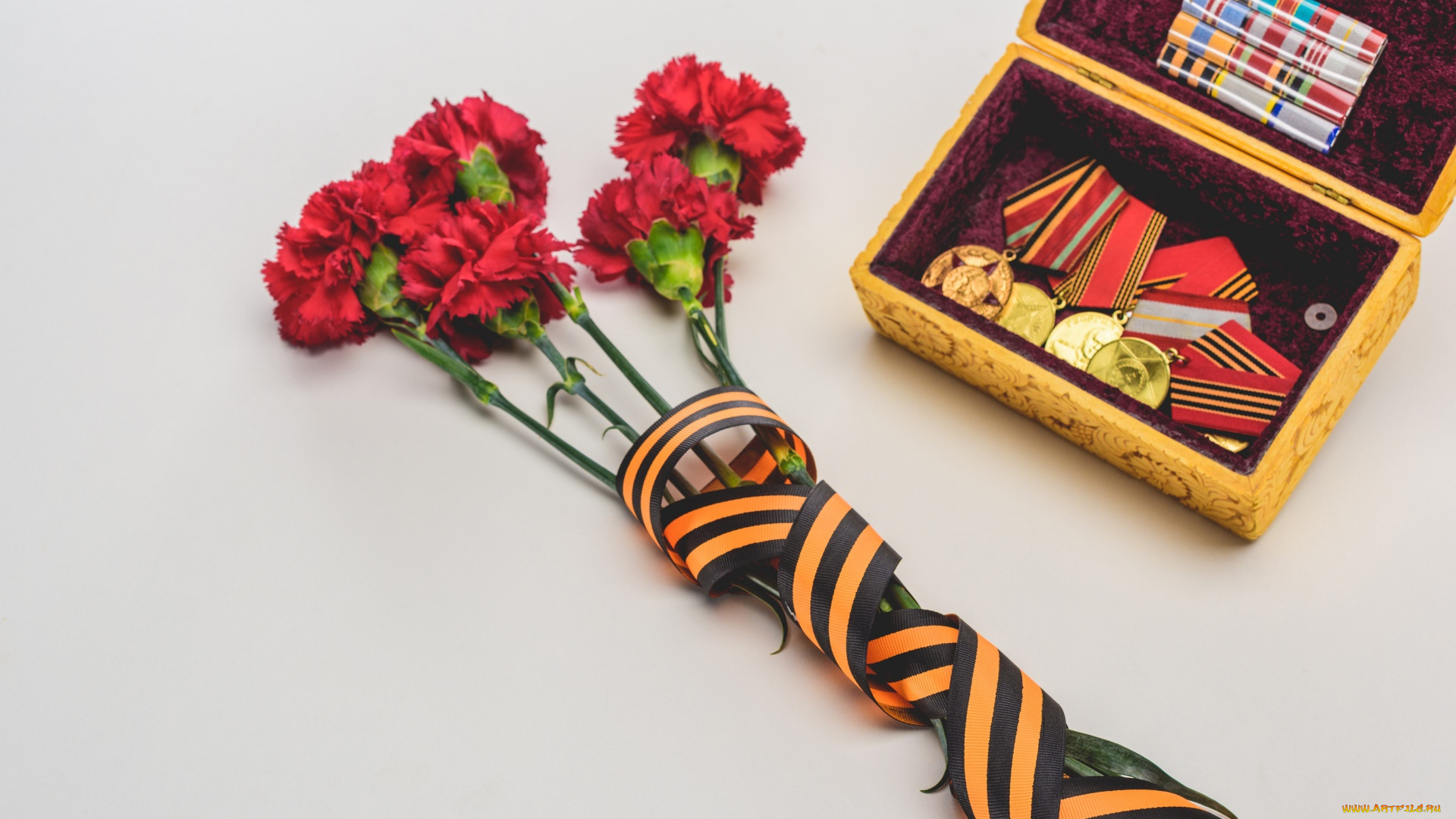 праздничные, день, победы, гвоздики, ленты, нарады, шкатулка