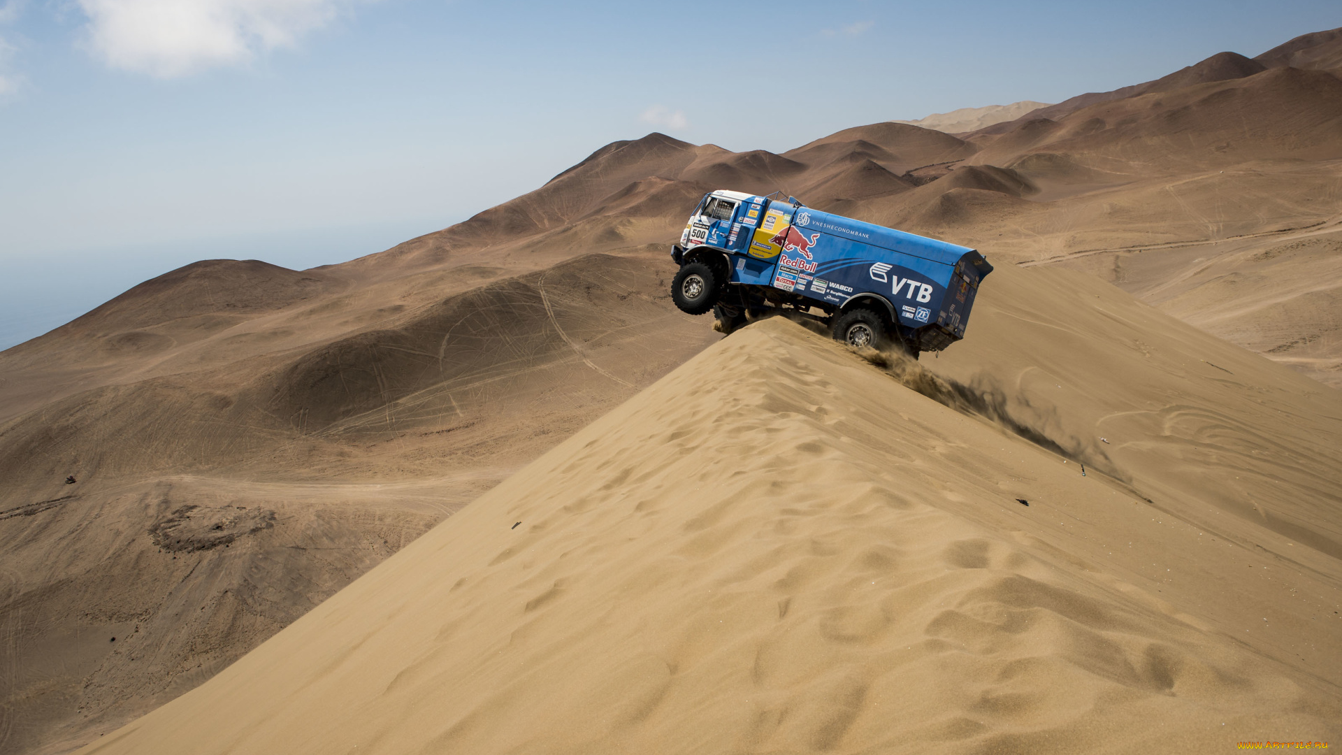 спорт, авторалли, небо, скорость, песок, пыль, 2014, грузовик, даль, перевал, dakar, kamaz, камаз-мастер, дакар, подъем, пустыня, камаз, дюна, russia, россия, master