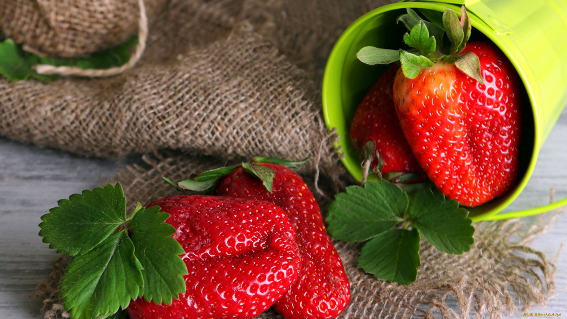 еда, клубника, , земляника, крупная, спелая, красная, на, столе