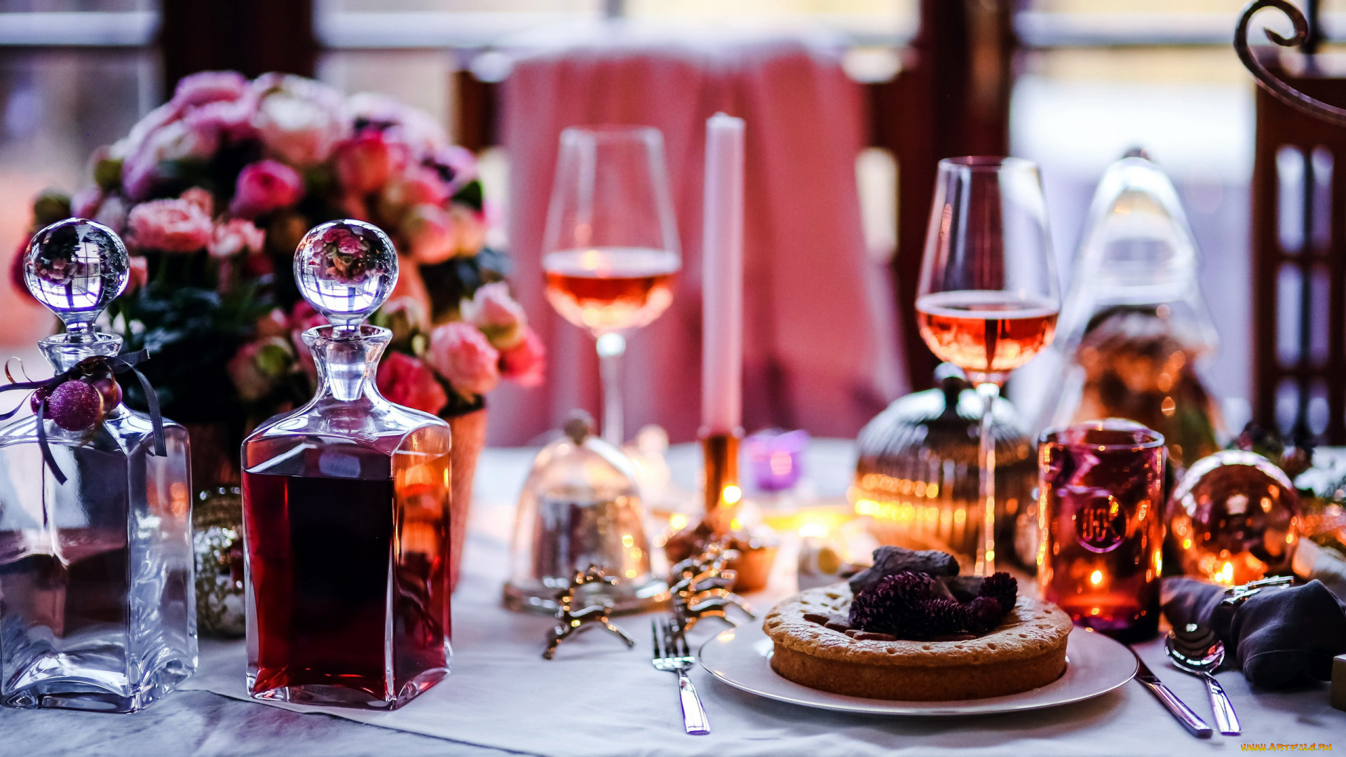 еда, сервировка, свечи, пирог, приборы, бокалы, коньяк