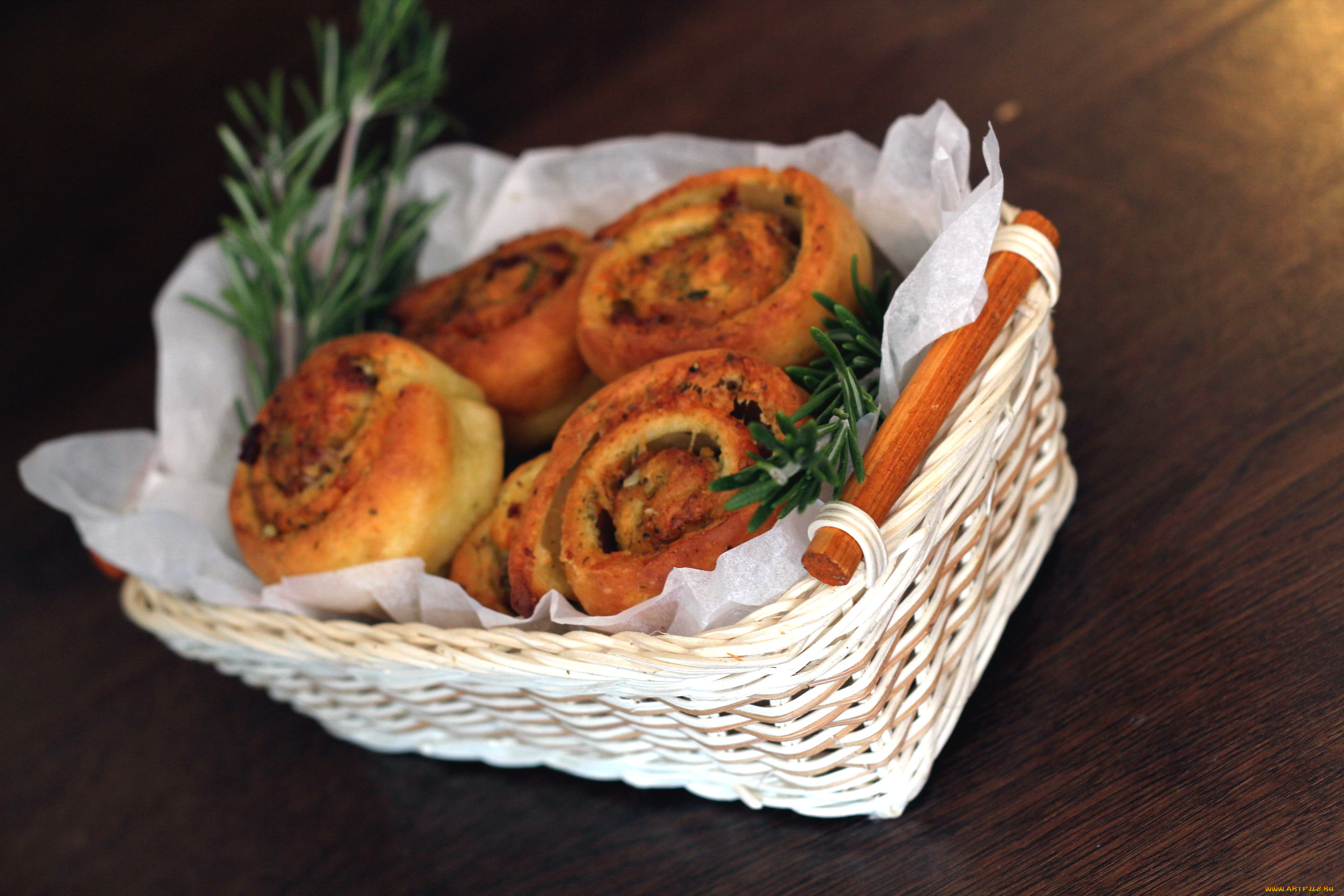 еда, хлеб, , выпечка, булочки, розмарин, корзинка