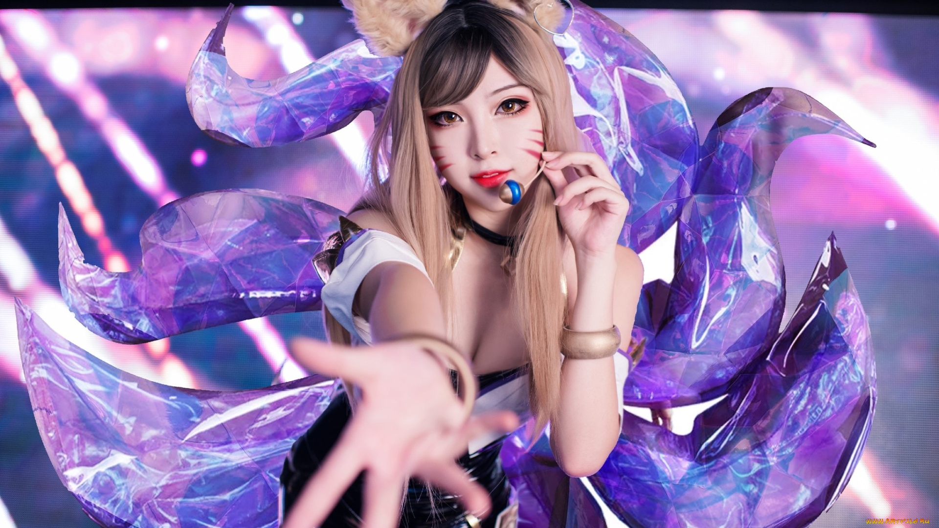 девушки, -, креатив, , косплей, костюм, ушки, микрофон, хвосты