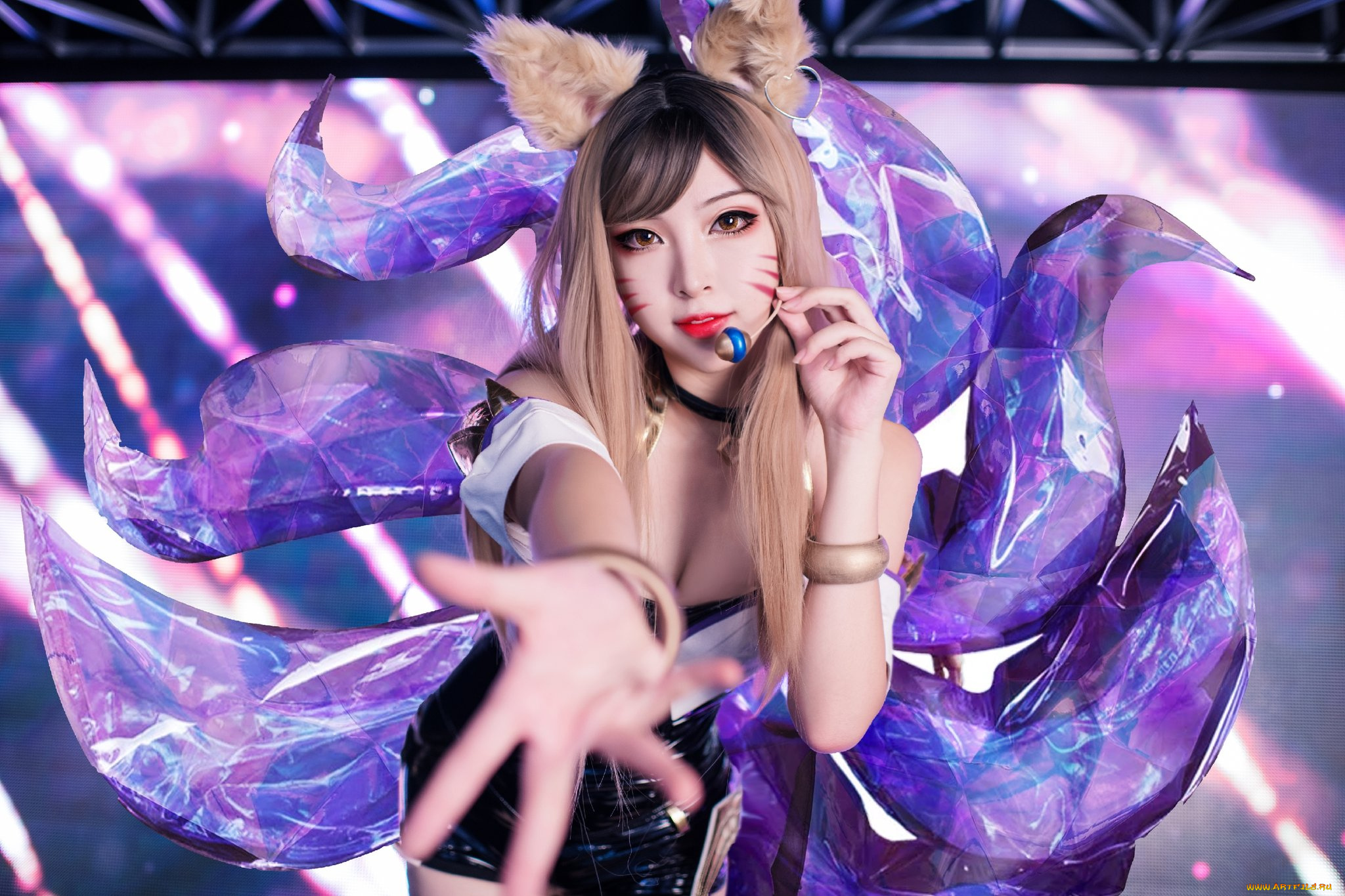 девушки, -, креатив, , косплей, костюм, ушки, микрофон, хвосты