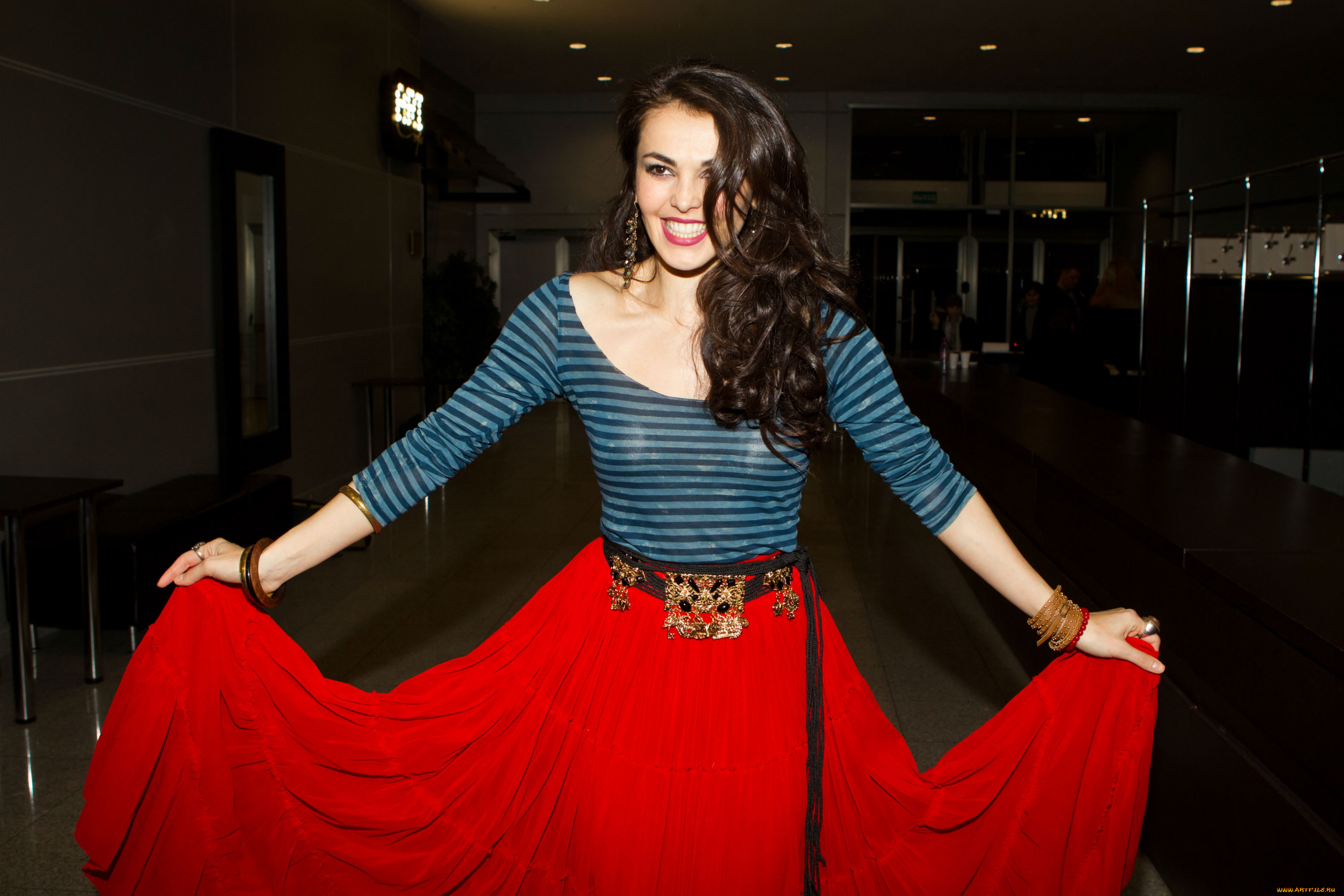 музыка, сати, казанова, певица, шатенка, топ, юбка, пояс