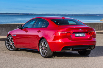 Картинка автомобили jaguar xe s красный 2015г au-spec