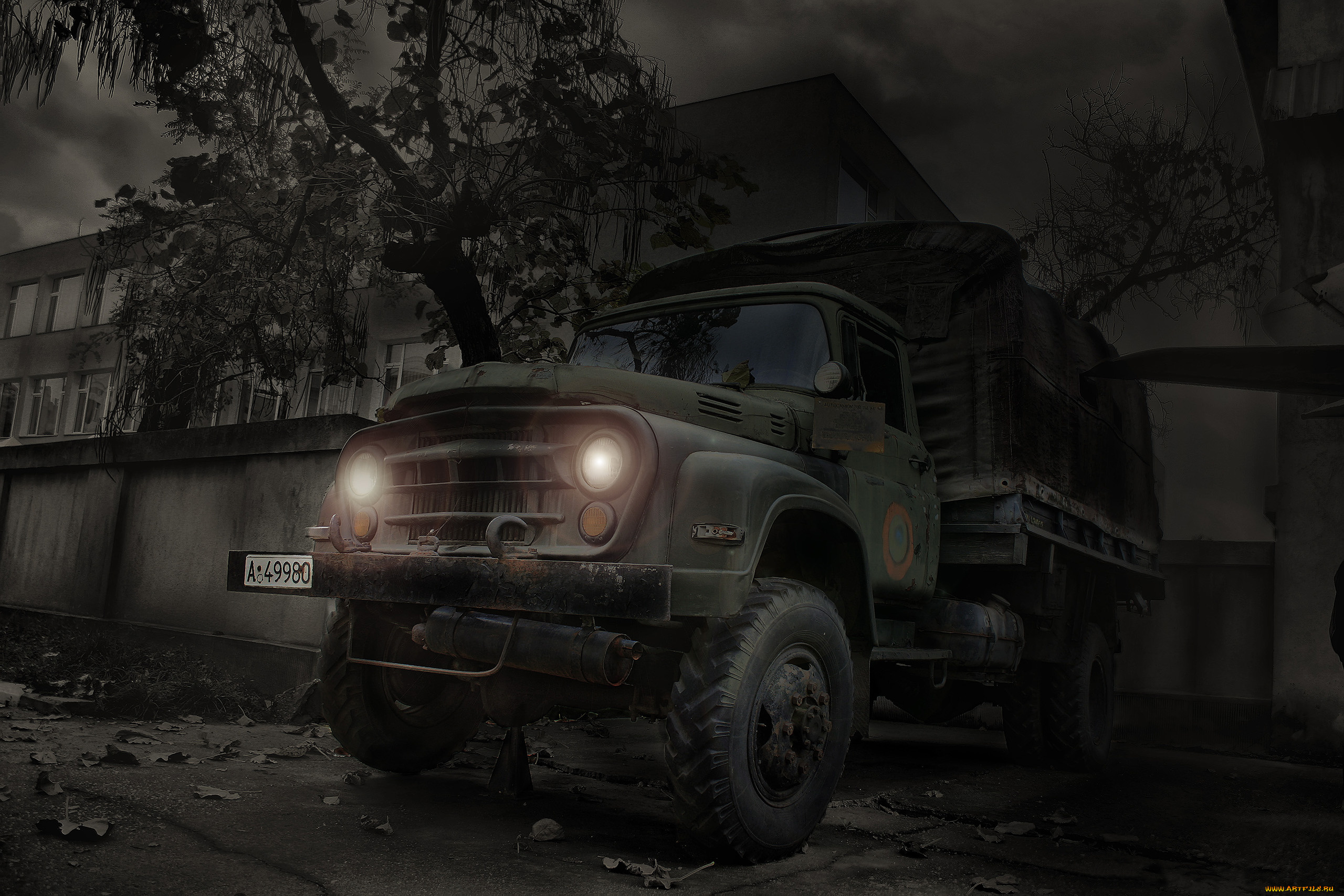 автомобили, грузовики, здание, дерево, забор