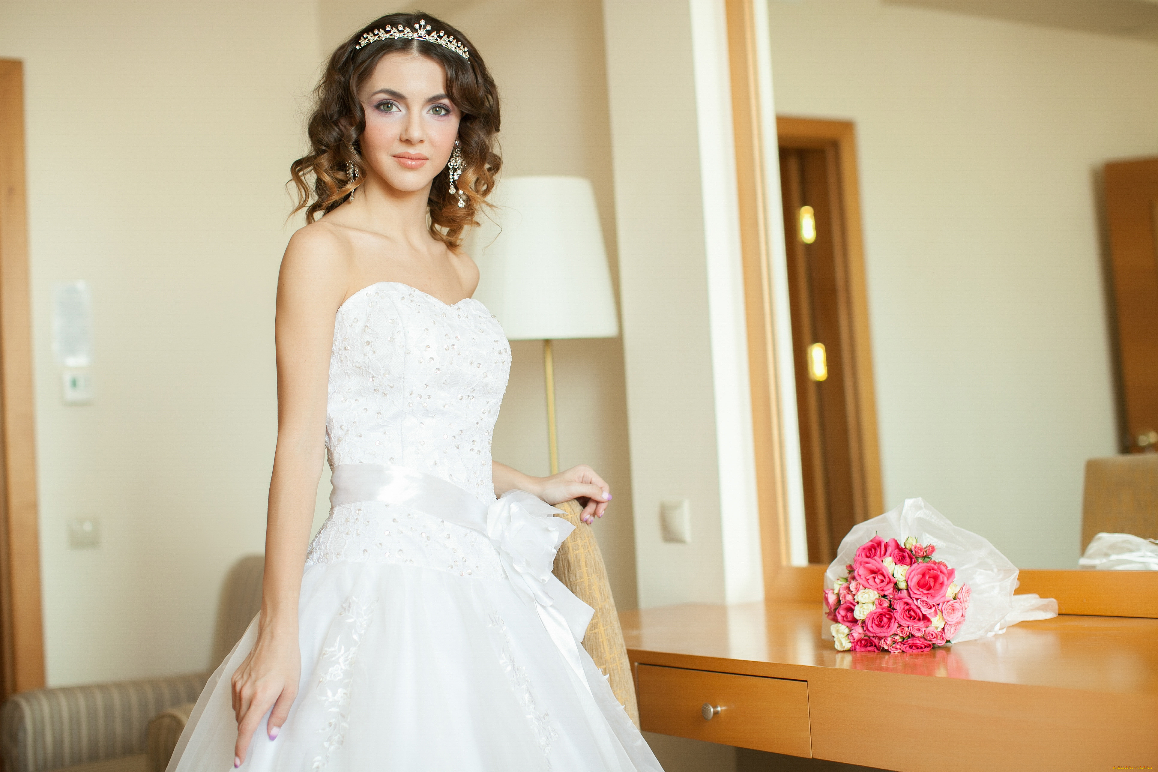 девушки, -unsort, , брюнетки, , шатенки, улыбка, зеркало, невеста, букет