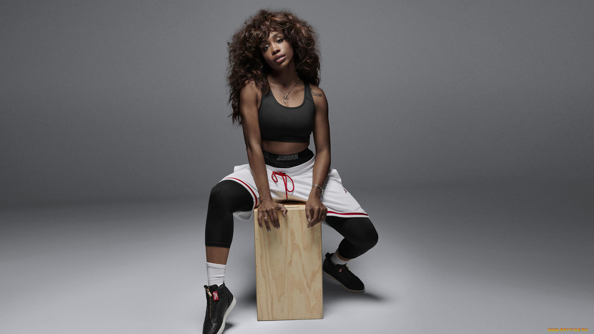 sza, jordan, музыка, -другое, sza, jordan, девушка, певица, мулатка, темнокожая, чернокожая, эстрада, песни, танцы, звезда, поза, макияж, причёска, прикид, одежда, мода, фон, серый, секси